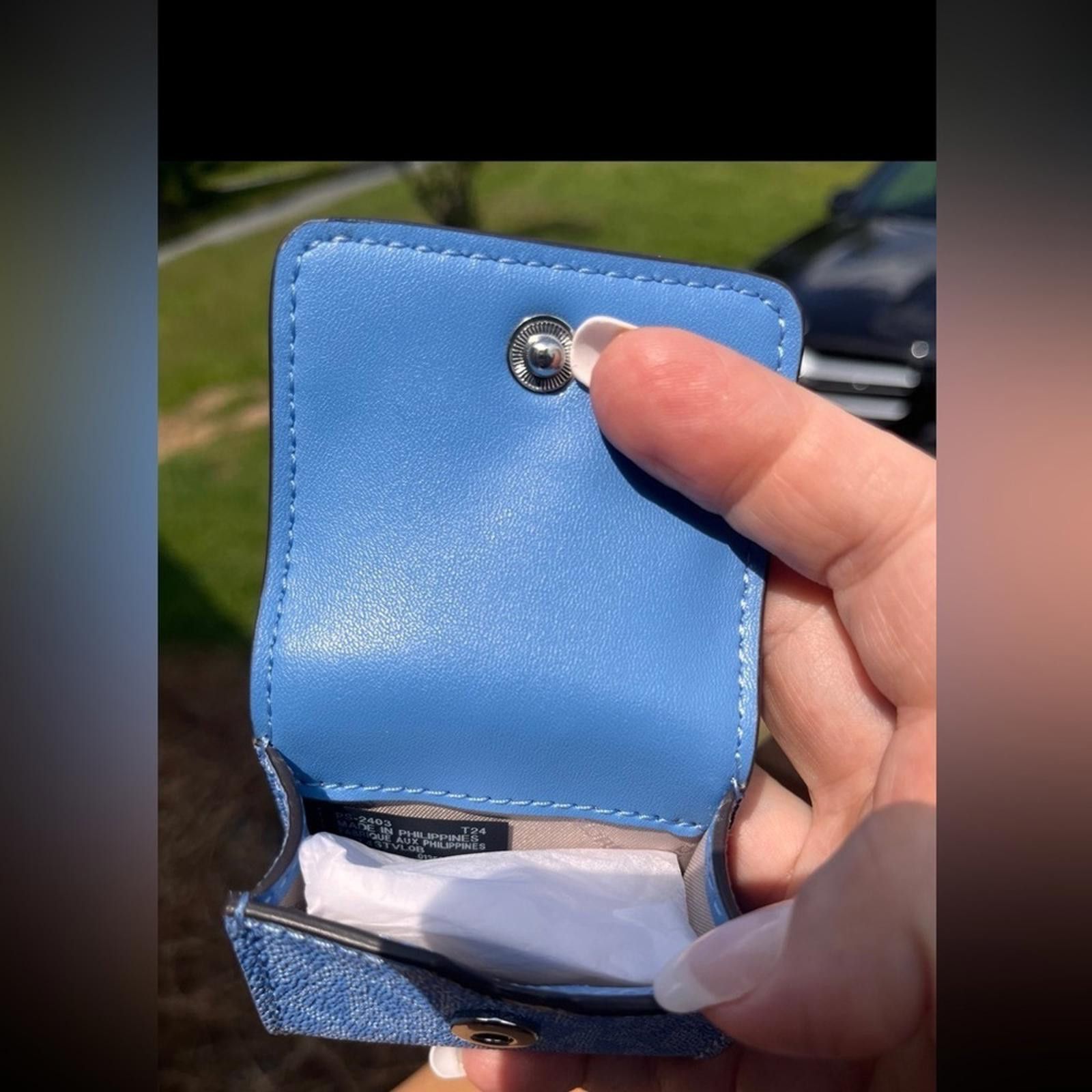 Michael Kors Michael Kors South Pacific Signature Print Blue Airpod Case Size ONE SIZE - 2 Thumbnail