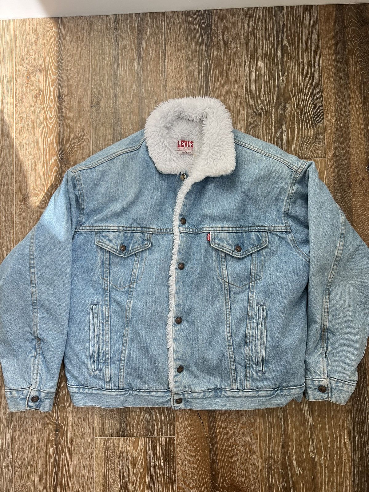 image of Levis 527 Sherpa Denim Trucker Jacket in Blue, Men's (Size Large)