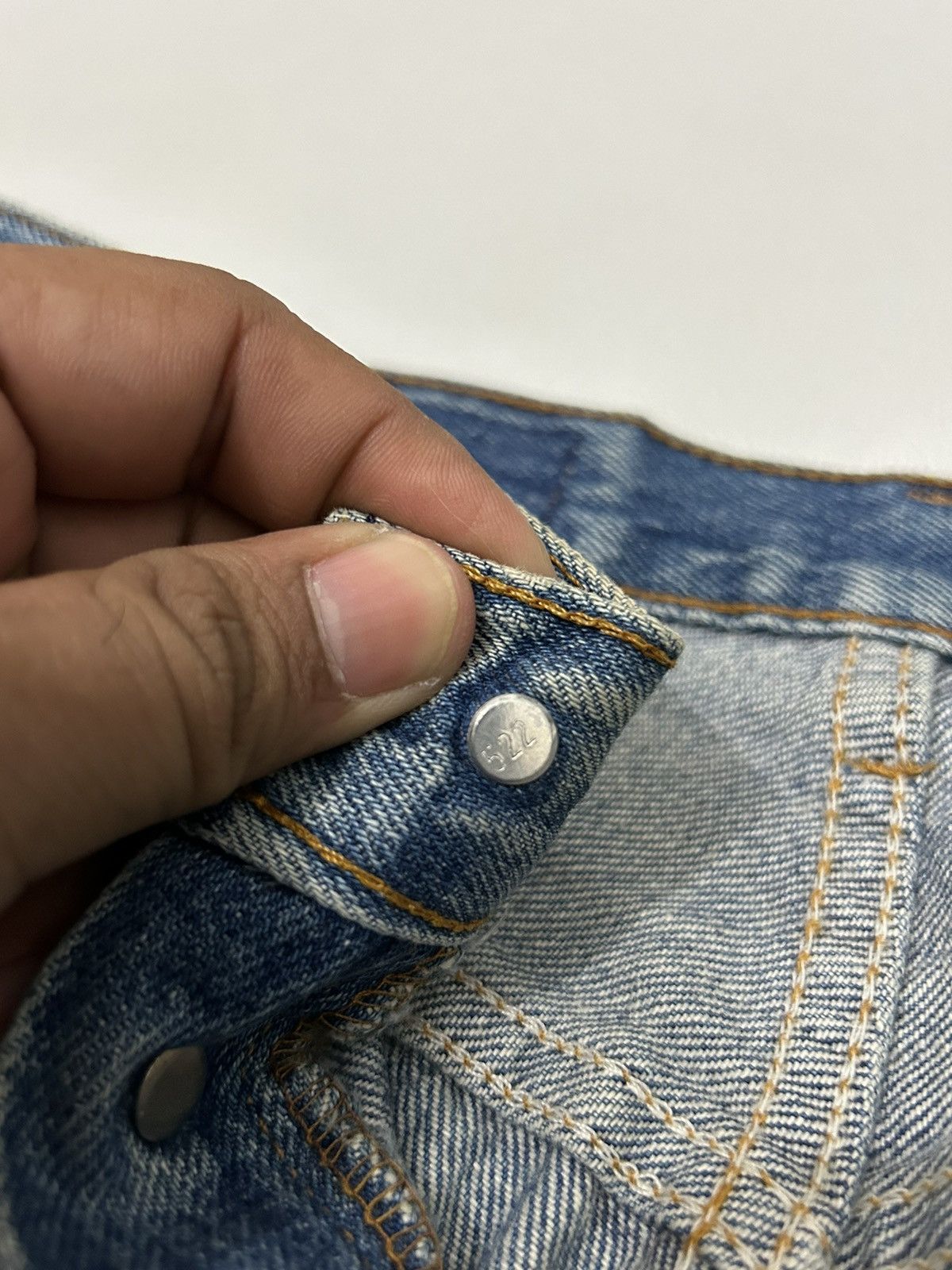 Levi's × Levi's Vintage Clothing Vintage Levis 501 xx Button 522 Distressed Jeans Size US 31 - 14 Thumbnail