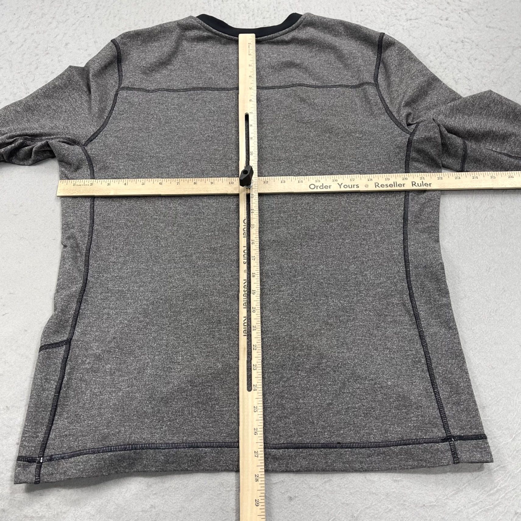 Lululemon Lululemon Shirt Mens Large Gray Heather Long Sleeve Stretch Gym Workout Logo Size US L / EU 52-54 / 3 - 6 Thumbnail