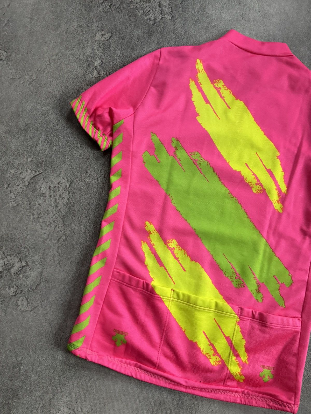 Vintage Descente XL all printed vintage cycling jersey tee T-shirt Size US XL / EU 56 / 4 - 14 Thumbnail