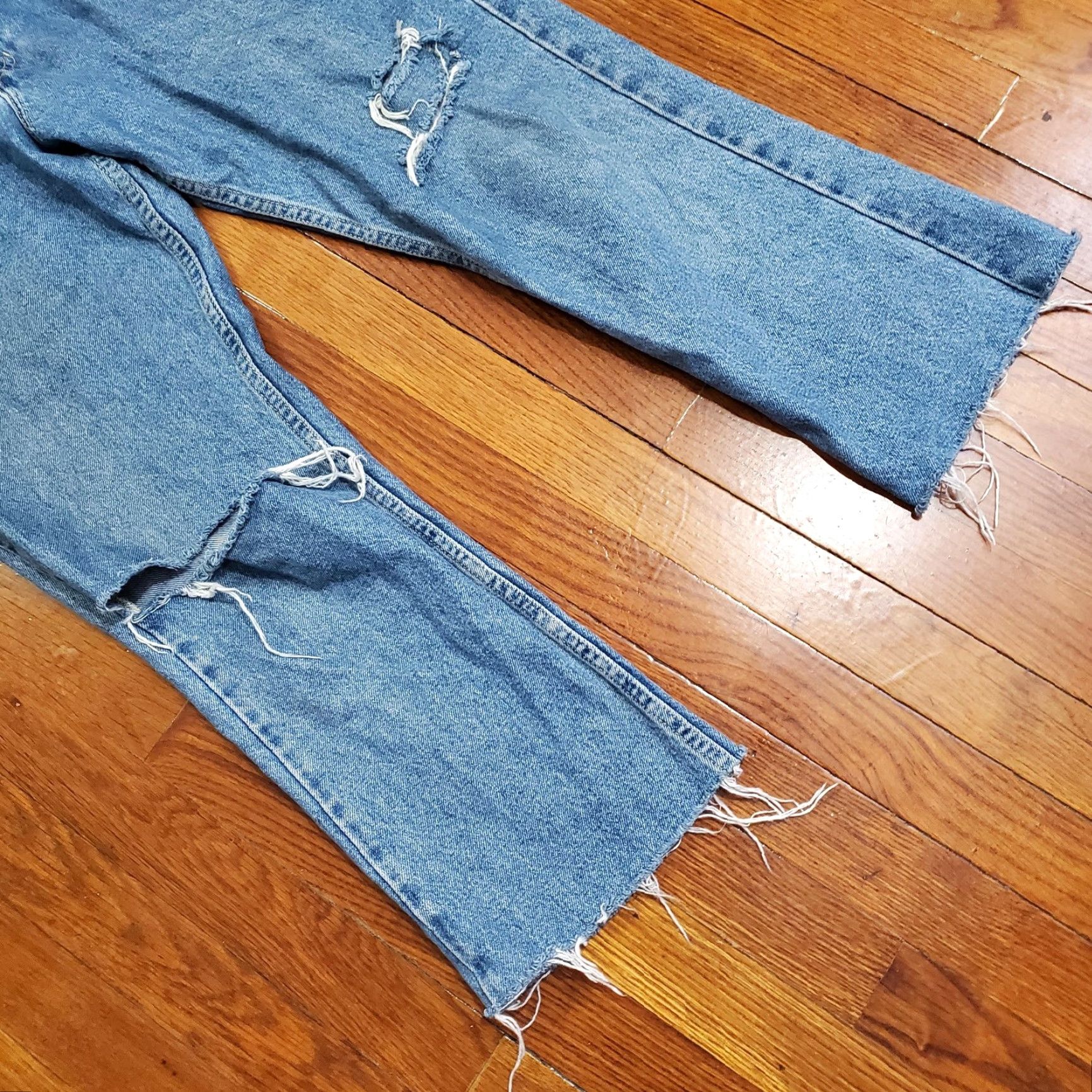 Tommy Hilfiger VINTAGE Tommy Hilfiger Jeans Juniors 13/32 Blue High Rise Straight Distressed Size 34" / US 12 / IT 48 - 5 Thumbnail