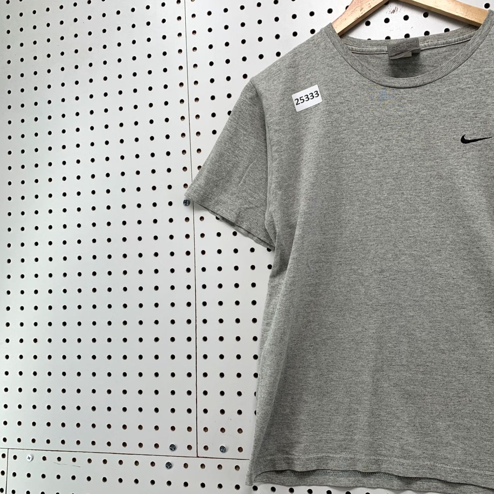 Nike Vintage Nike Shirt Gray Black Embroidered Swoosh Womens L Large 18x23.5 Size L / US 10 / IT 46 - 3 Thumbnail