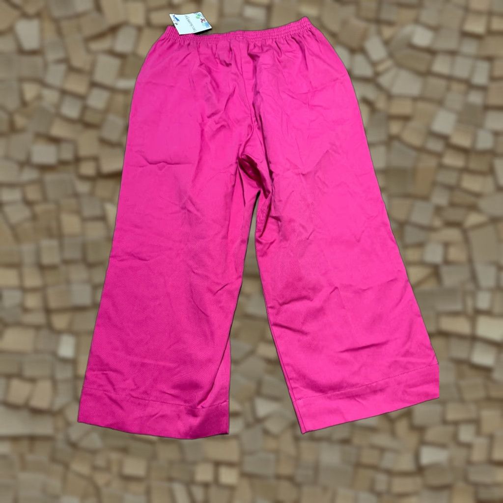 Vintage Breckenridge Pants Women’s 12 Pink Pull On Capris NWT Regular Rise 21 In Inseam 21 in Cotton Blend Straight Style Capris NWT Size 34" / US 12 / IT 48 - 1 Thumbnail