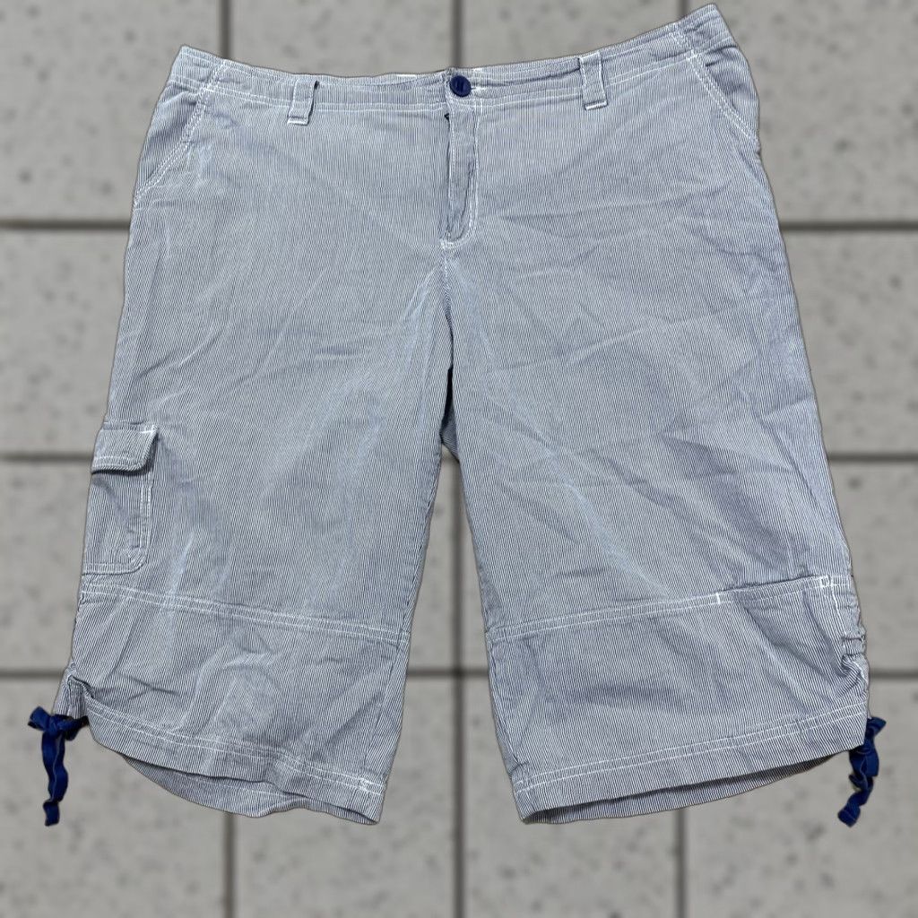 Eddie Bauer VINTAGE Eddie Bauer Bermuda Shorts Women 18 40x15 Blue White Yacht Old Money Striped Bermuda Shorts Womens 18 Blue White Preppy Old Money Size 40" / US 18 - 1 Thumbnail