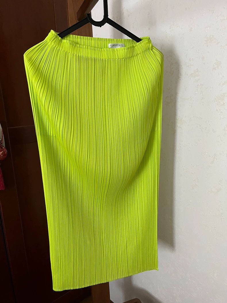 Issey Miyake Issey Miyake size:2 Light green pleated skirt Size 32" / US 10 / IT 46 - 1 Thumbnail