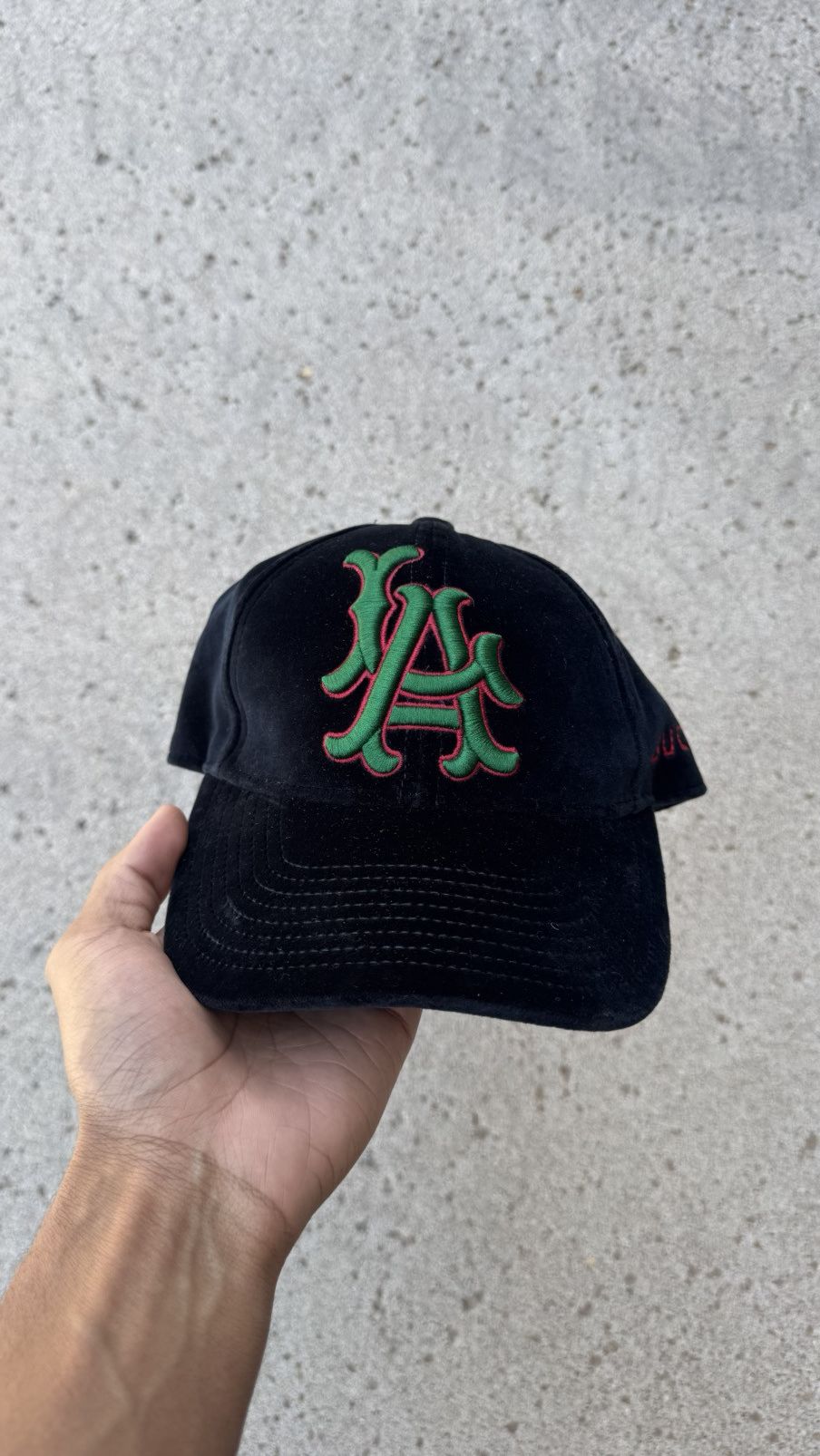 Gucci × MLB Gucci MLB Velvet Baseball Hat Size ONE SIZE - 1 Thumbnail