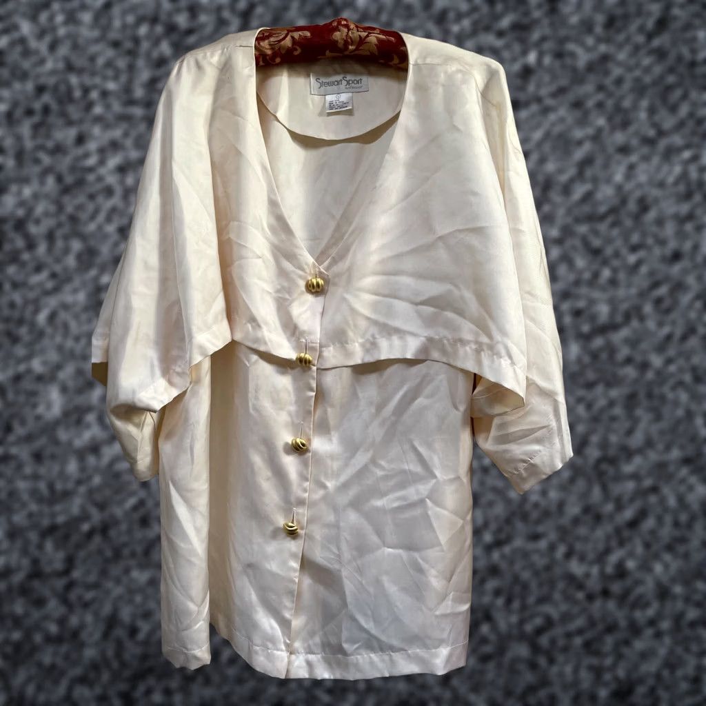 Vintage VINTAGE Stewart Sport Women Silk Button-Front 3/4 Sleeve Top Ivory Large Shirt Dress? Size L / US 10 / IT 46 - 1 Thumbnail