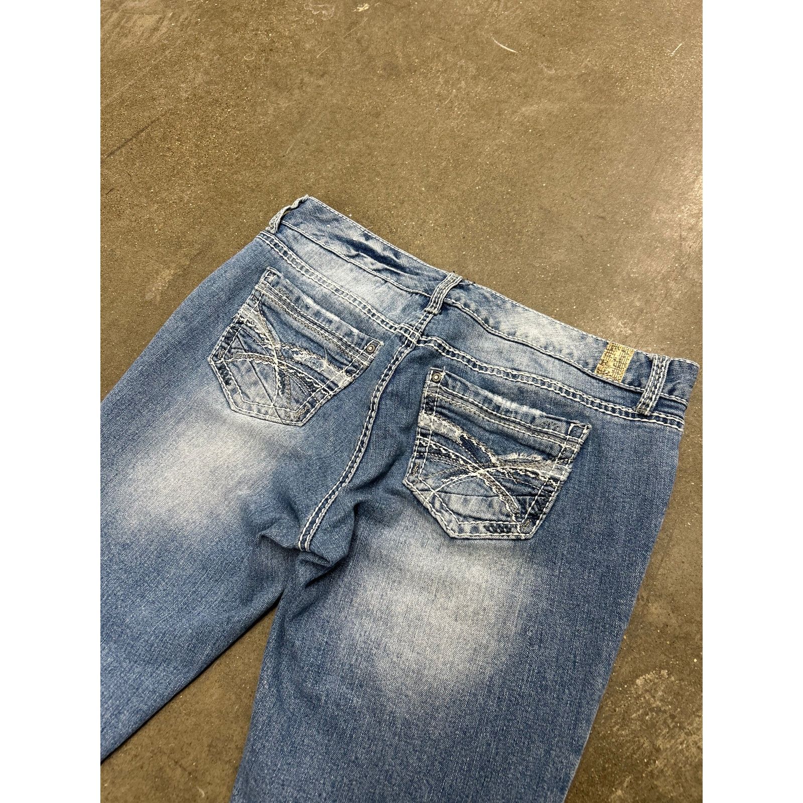 Vintage Y2K Rhythm in Blues Flared Jeweled True Religion tyle Jeans Size 30" / US 8 / IT 44 - 5 Thumbnail