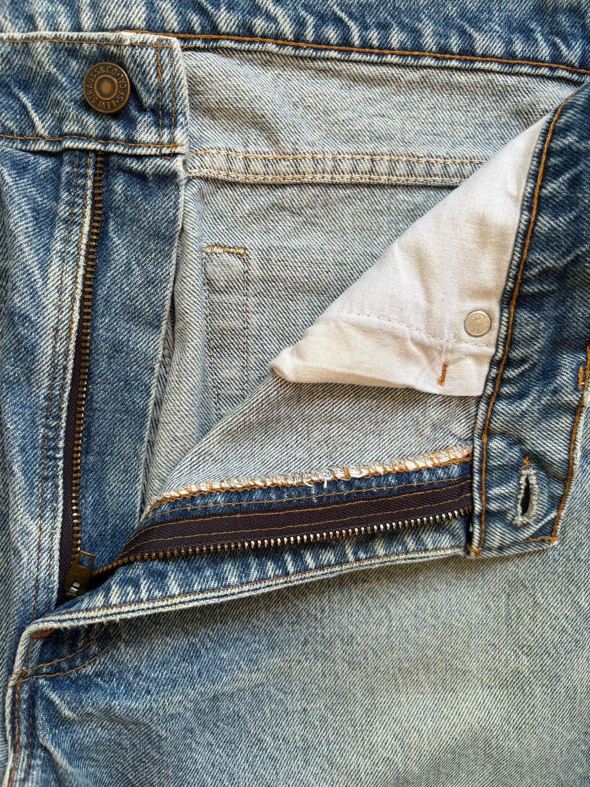 Levi's Vintage 90s Levis 505 Mud Wash Distress Ripped Loose Jeans Size US 33 - 9 Thumbnail