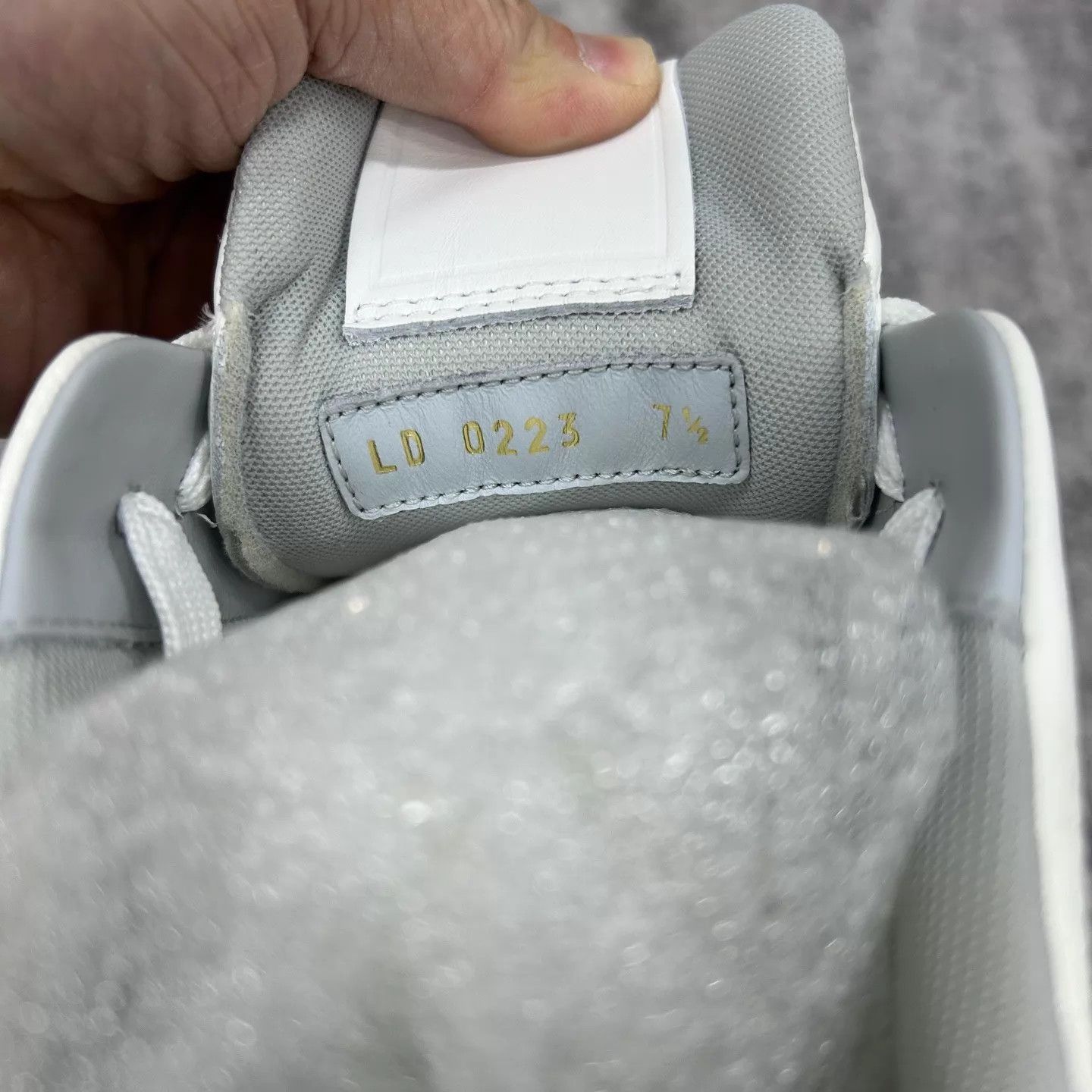 Louis Vuitton LOUIS VUITTON Trainer White Cement Leather Sneaker 41.5 Size US 8.5 / EU 41-42 - 6 Thumbnail