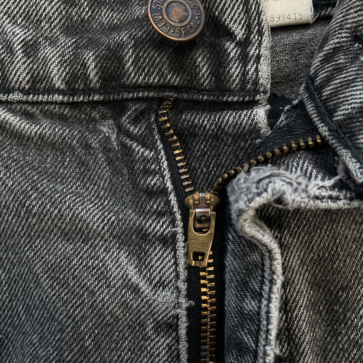 Levi's × Vintage Vintage Trashed Distressed 80s Levi's Made In USA 505 Pants Size US 34 / EU 50 - 9 Thumbnail