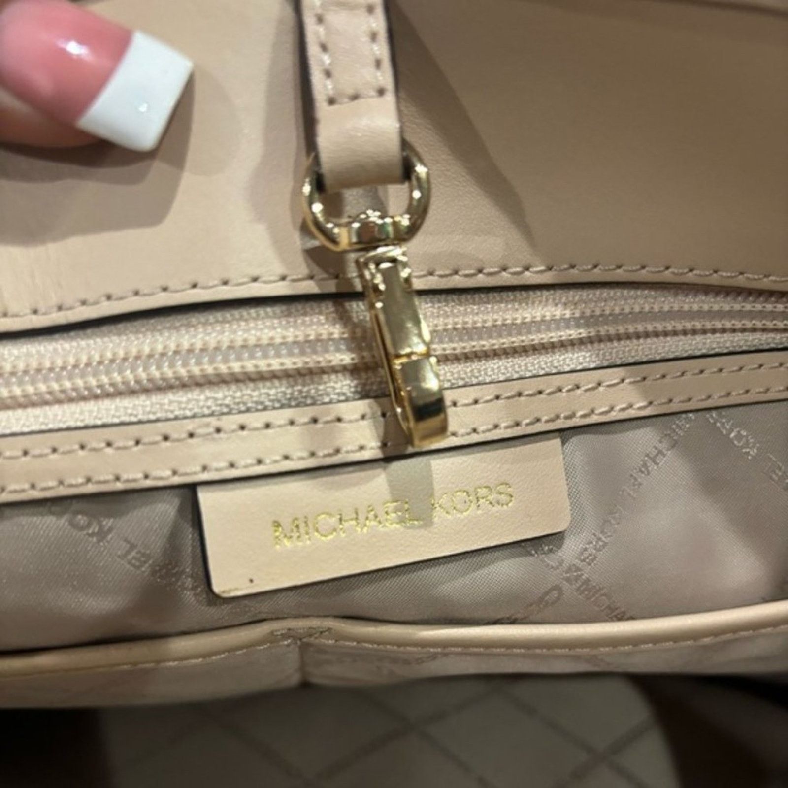Michael Kors MICHAEL KORS Monogram Medium Jet Set Zip Top Tote Authentic Size ONE SIZE - 7 Thumbnail