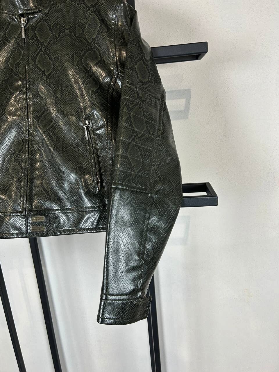 Japanese Brand Black Leather Jacket Snake Print Cropped Biker Y2K Grunge Size US S / EU 44-46 / 1 - 5 Thumbnail