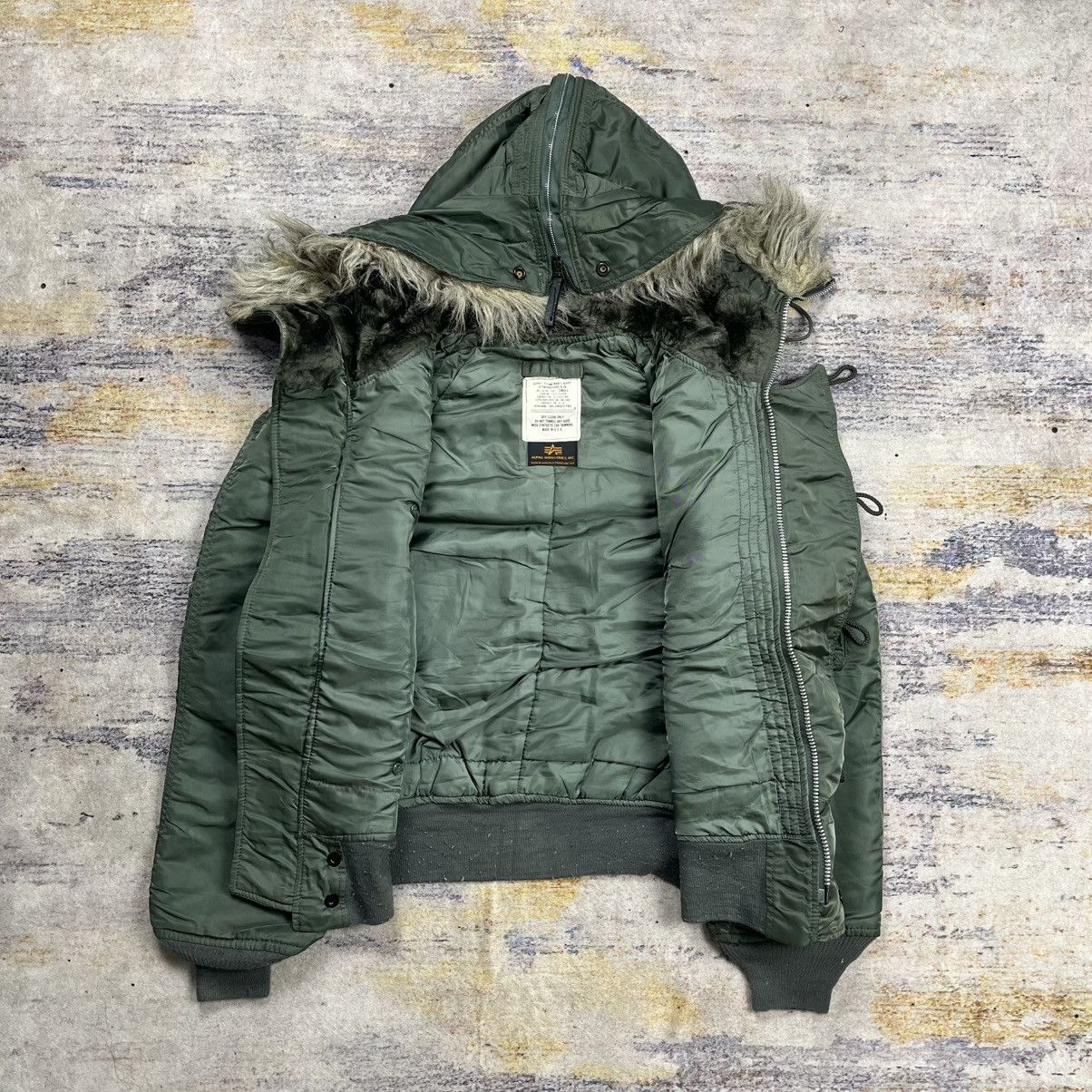 Alpha Industries Vintage Alpha industries attached hood N-2b bomber jacket Size US S / EU 44-46 / 1 - 7 Thumbnail