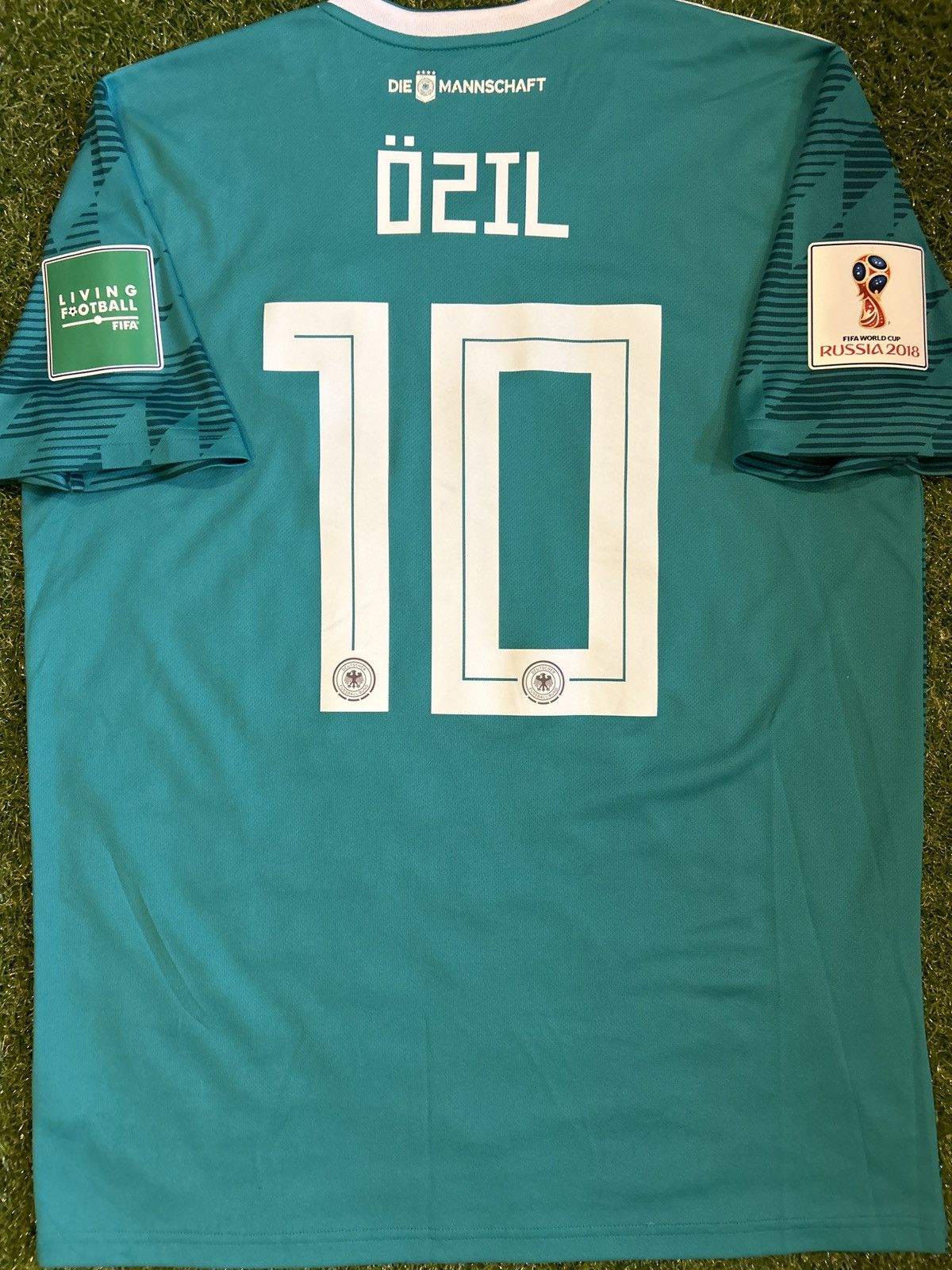 Adidas × Vintage 18/19 Germany Özil Away Shirt Size US L / EU 52-54 / 3 - 1 Thumbnail