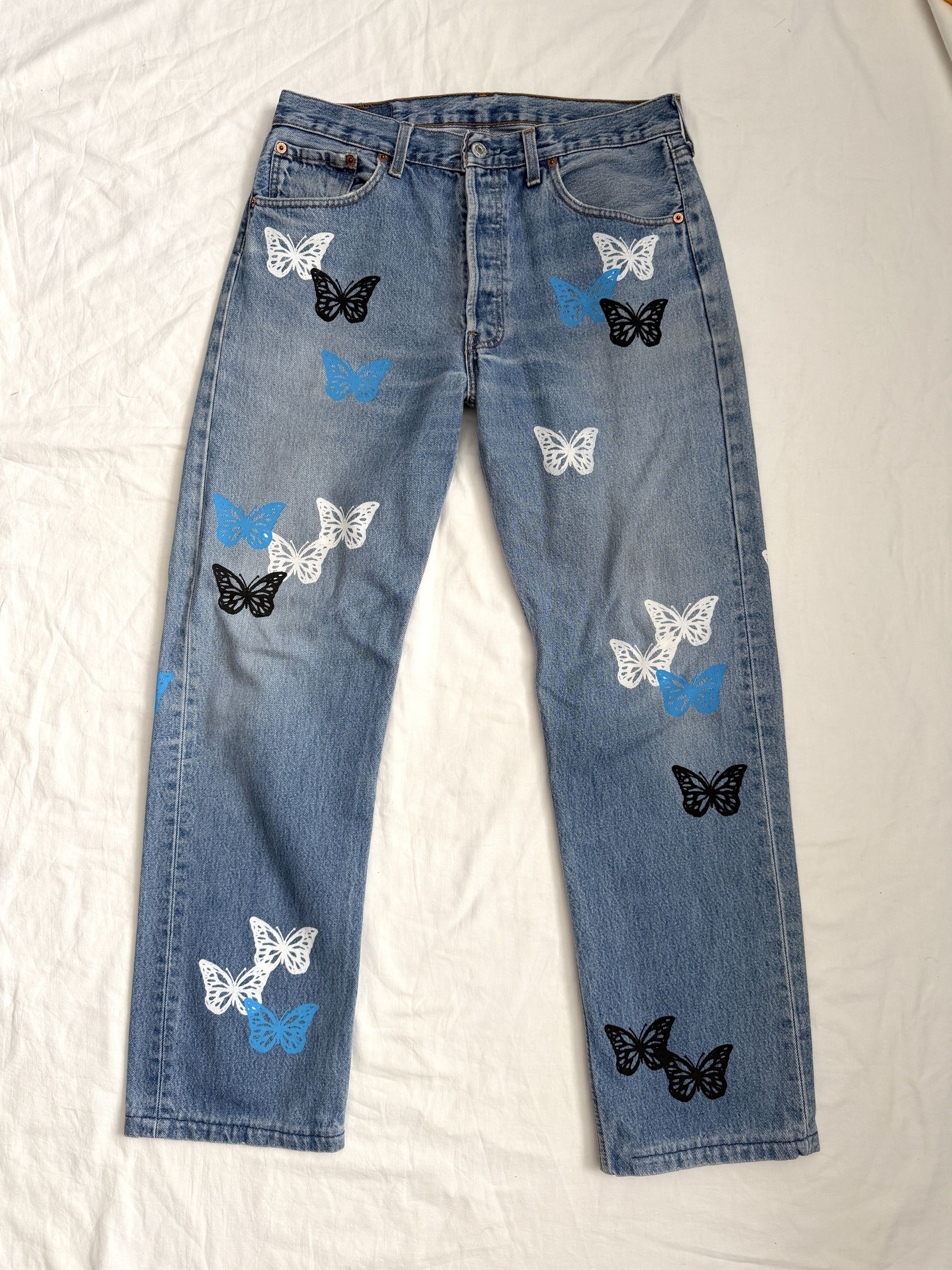 Levi's About Dreams butterfly jeans Size US 33 - 1 Thumbnail