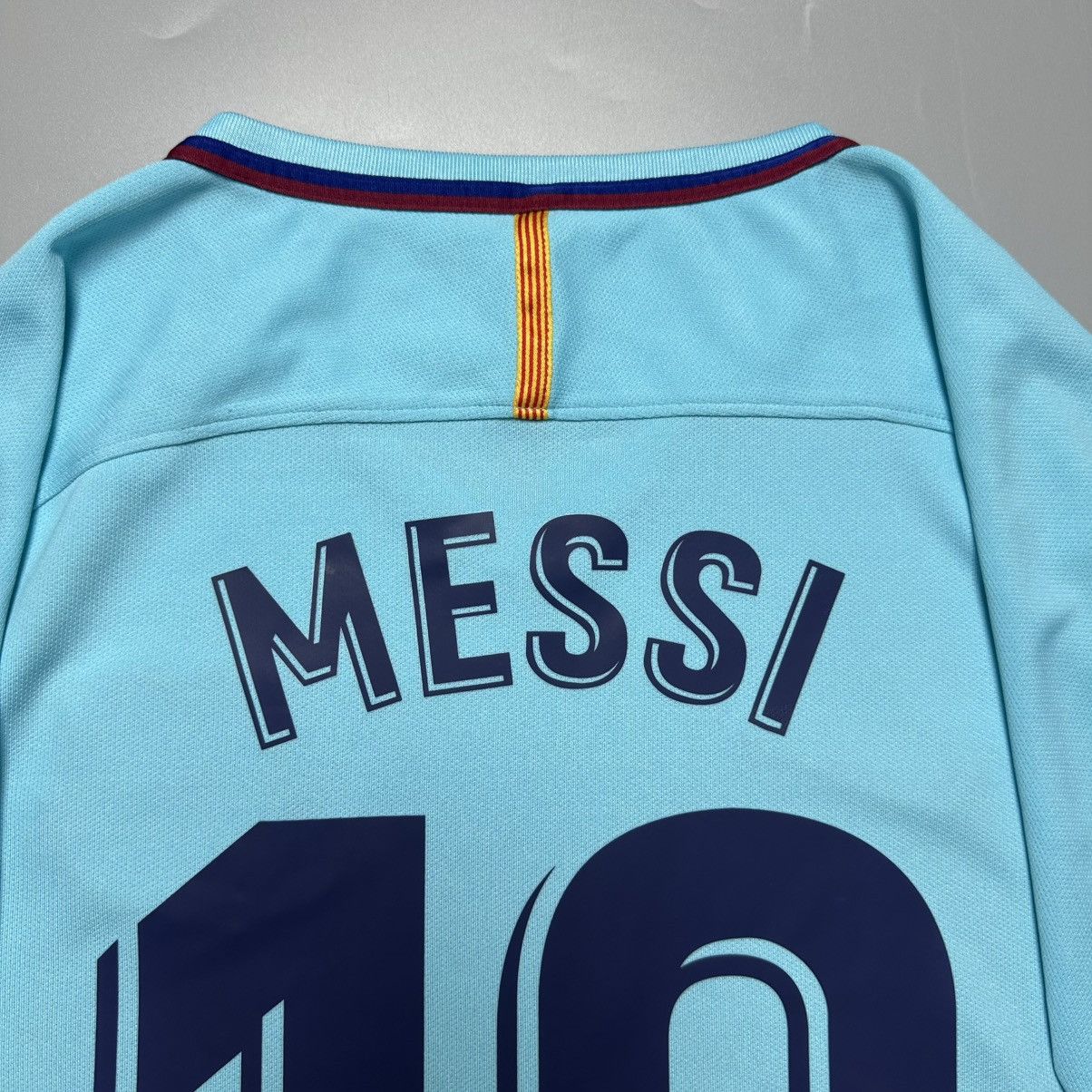 Nike BARCELONA NIKE 2017/2018 FOOTBALL AWAY JERSEY #10 MESSI Size US M / EU 48-50 / 2 - 11 Thumbnail