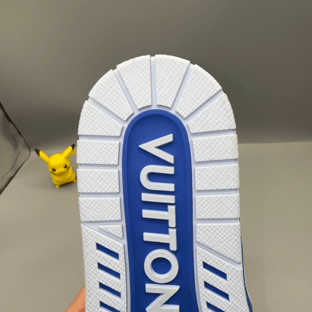 Louis Vuitton Louis Vuitton low-top sneakers Size US 7 / EU 40 - 8 Thumbnail