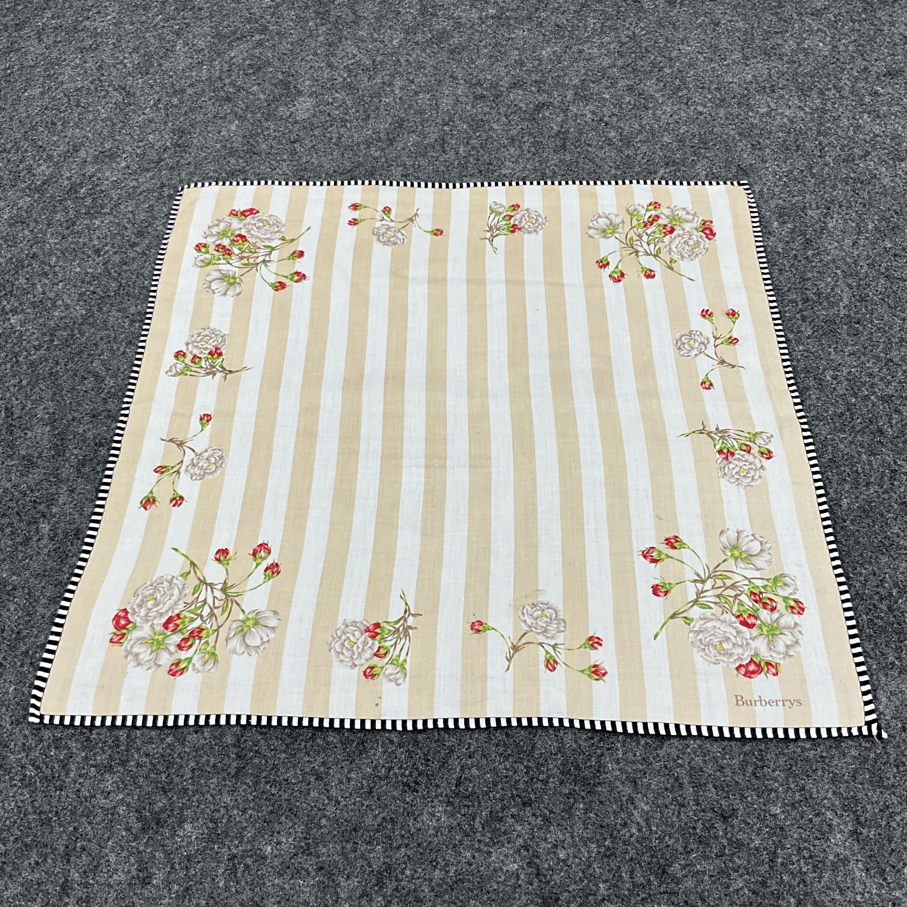 Burberry × Vintage Burberry Floral Handkerchief / Bandana / Neckerchief B062 Size ONE SIZE - 3 Thumbnail