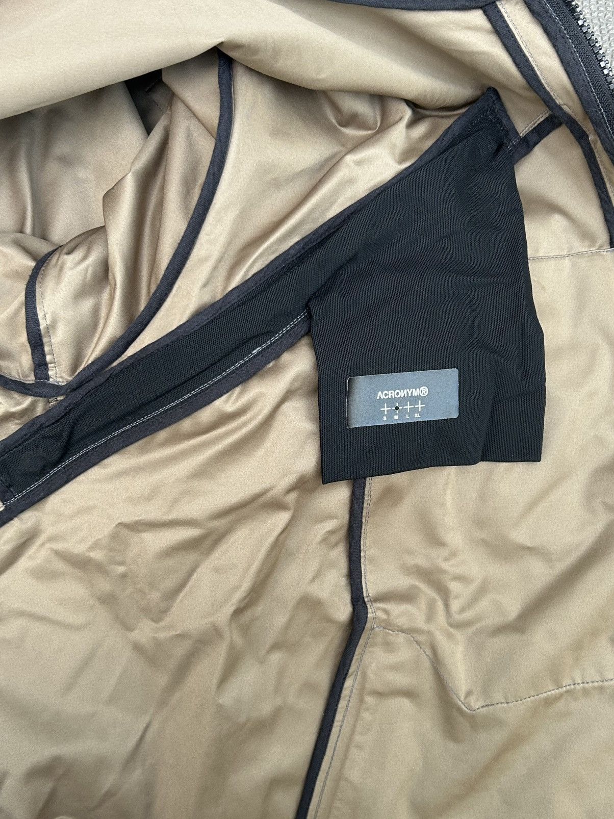 Acronym Acronym J1A-LP aw14 loro piana Size US M / EU 48-50 / 2 - 17 Thumbnail