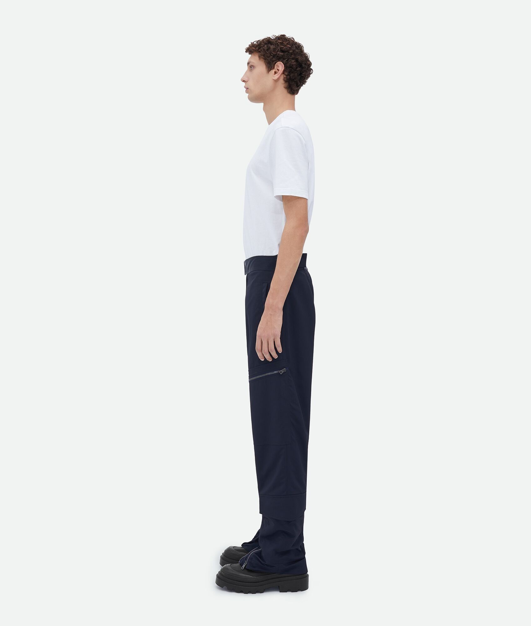 Bottega Veneta o1n1vont1224 Nylon Cargo Pants in Midnight Blue Size US 28 / EU 44 - 2 Thumbnail