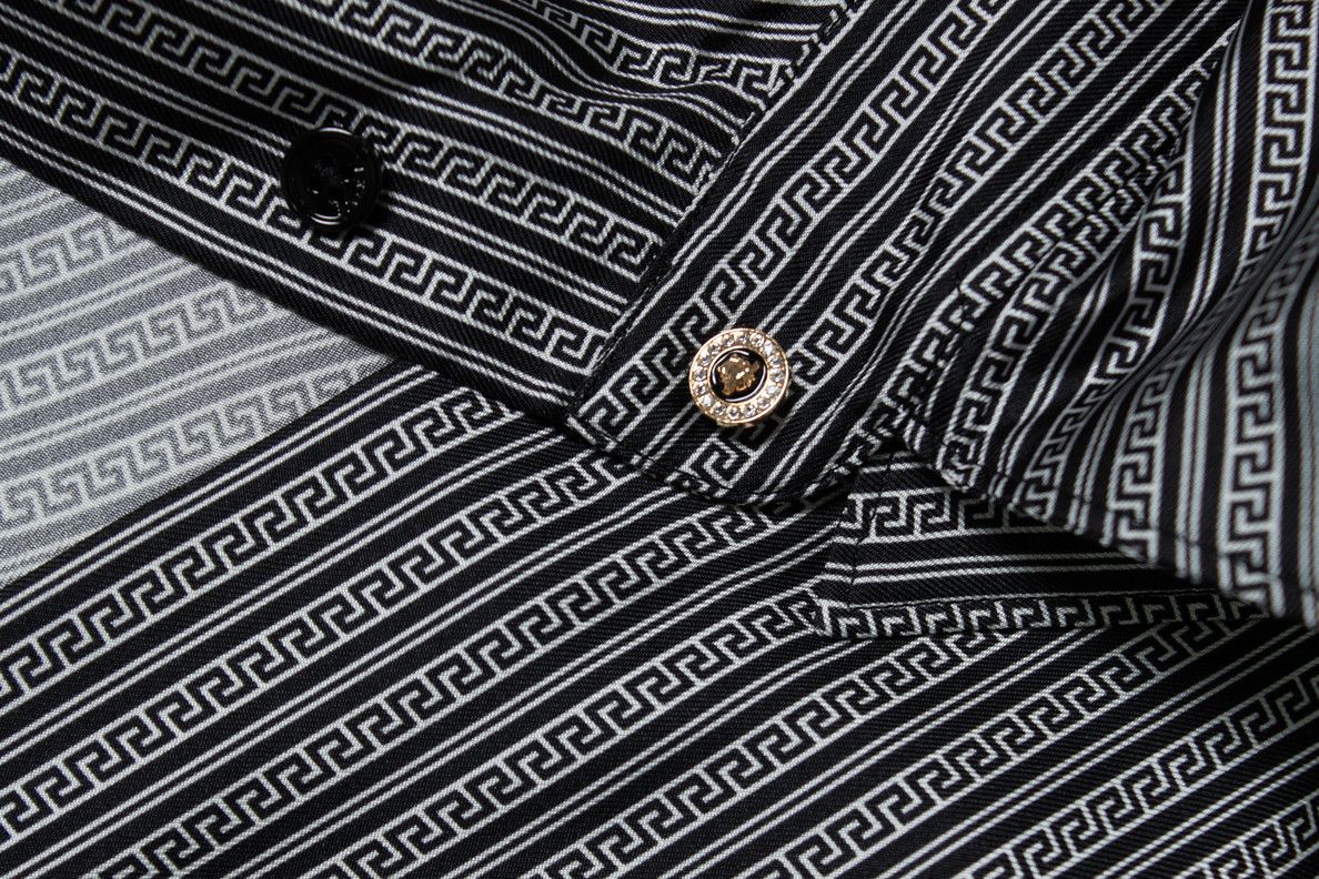 Versace Versace, Black and white greca print shirt Size US M / EU 48-50 / 2 - 5 Thumbnail