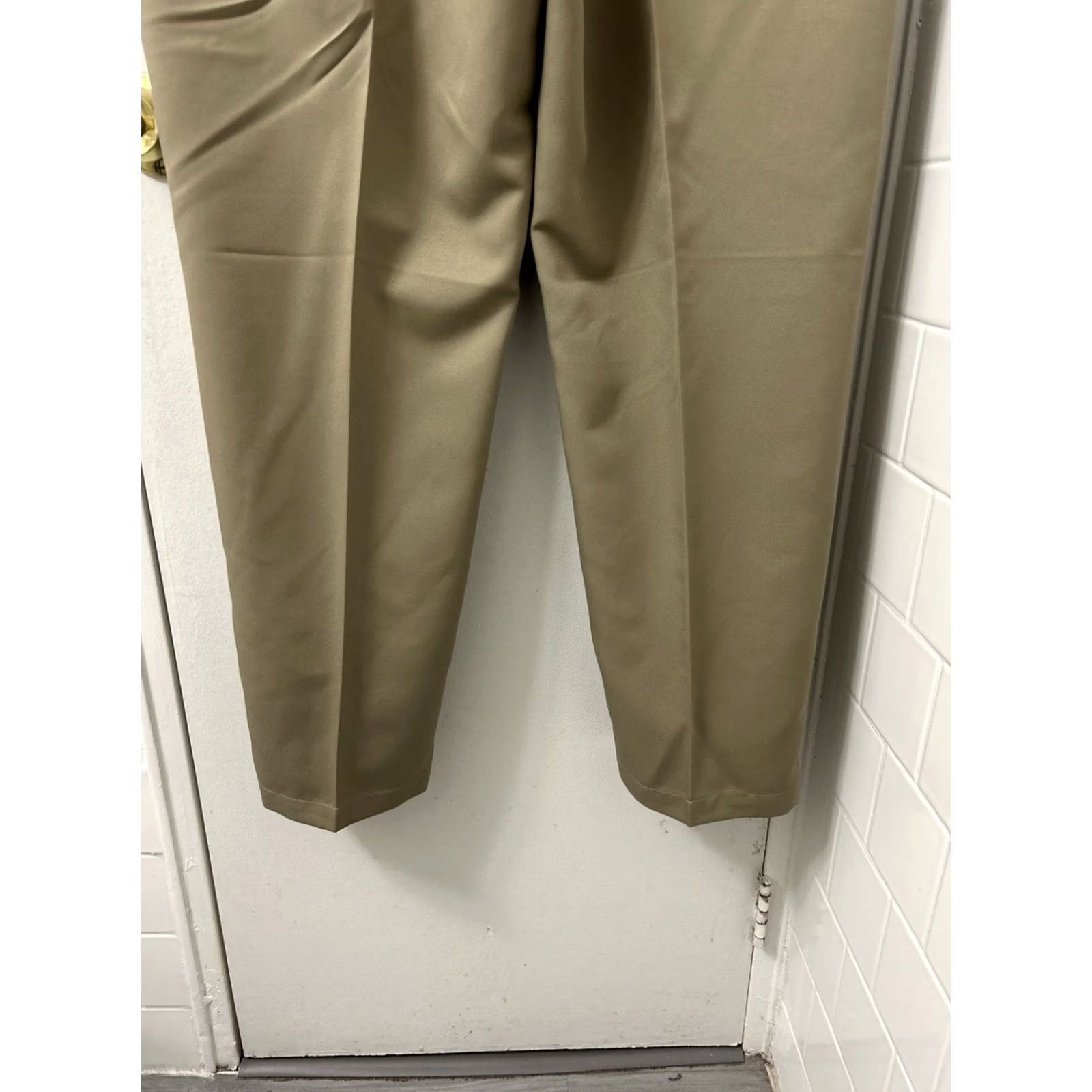Haggar Haggar Cool 18 Pants Mens 42x30 Tan Khaki Classic Fit Flex Waist NWT 5 MSRP Size US 42 / EU 58 - 3 Thumbnail