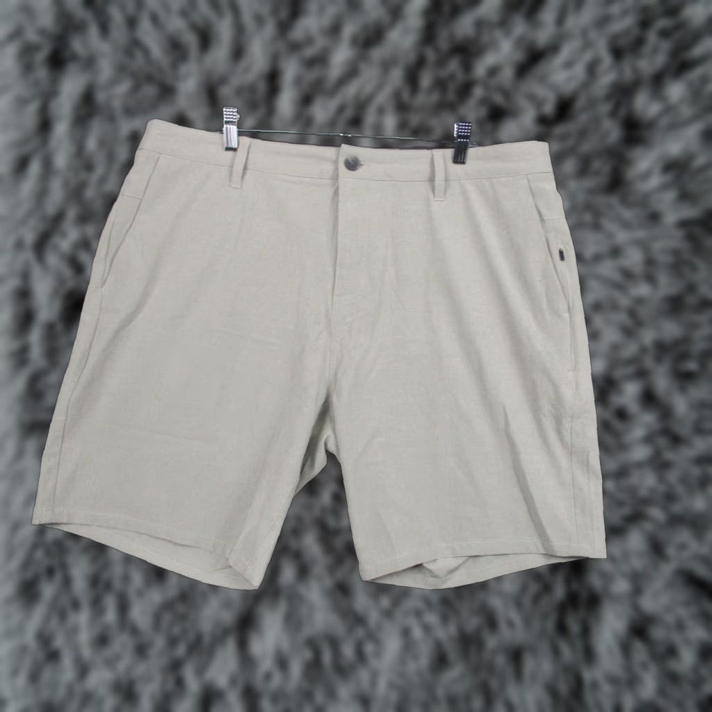 Vuori Vuori Mens 38 Beige Aim Chino Stretch Travel 7 Inseam Shorts Flat Front Pockets Zip Logo Size US 38 / EU 54 - 1 Thumbnail