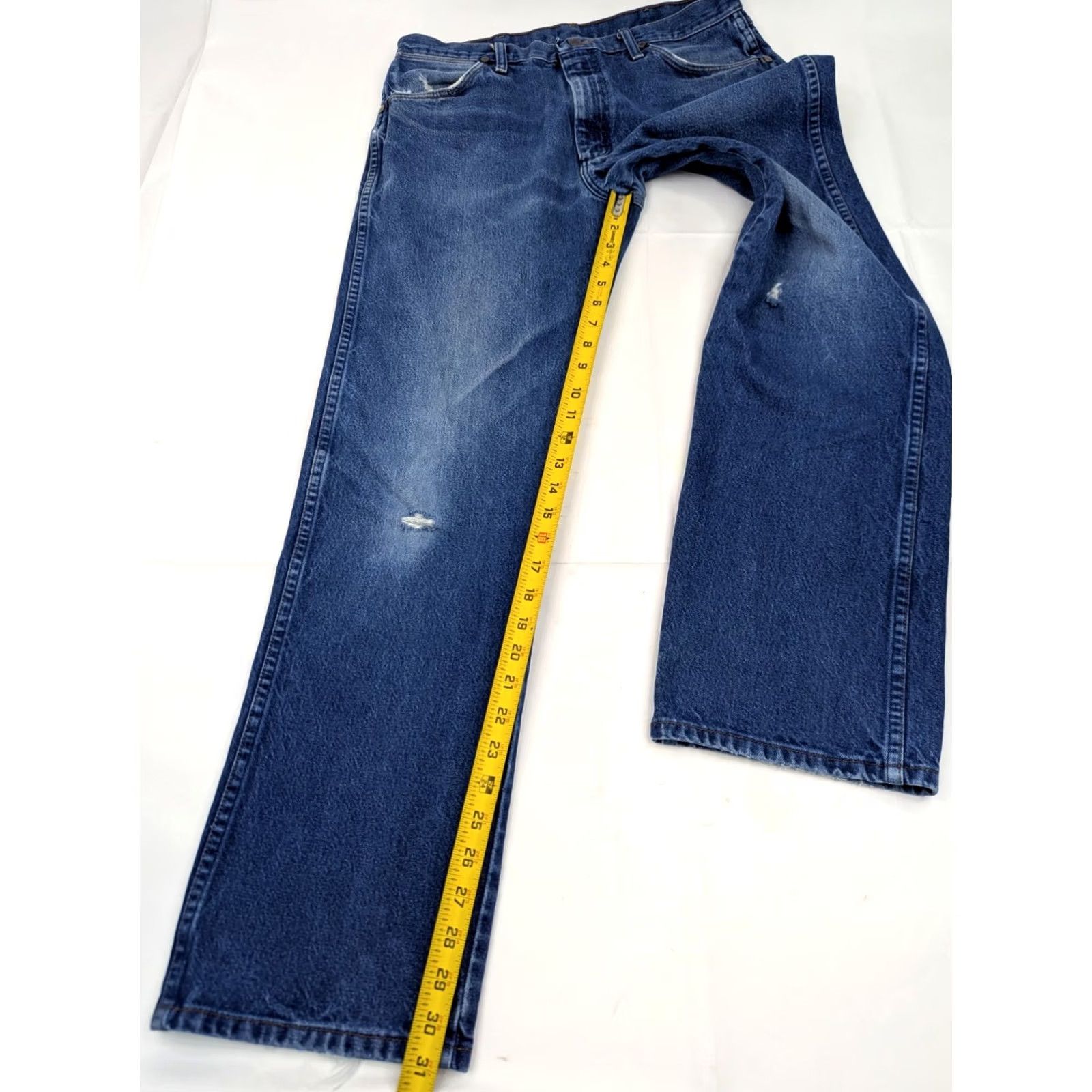Wrangler Wrangler Cowboy Cut Original Fit Western Jeans Men 33 Regular Blue Distressed 5-Pocket Denim Cotton Wrangler 13MWZ Cowboy Classic 90s Theme Mens Size US 33 - 4 Thumbnail