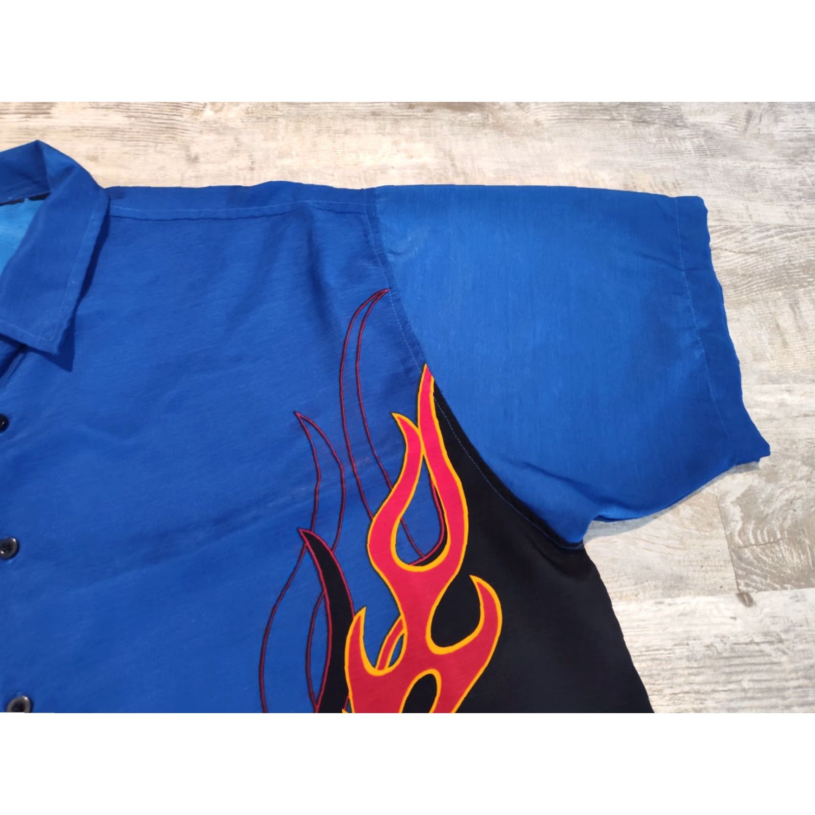 Vintage VINTAGE No Boundaries Shirt 2XL Blue Flames Graphic Print Button-Down Streetwear Men Shirts Mens 90s Retro Grunge Size US XXL / EU 58 / 5 - 4 Thumbnail