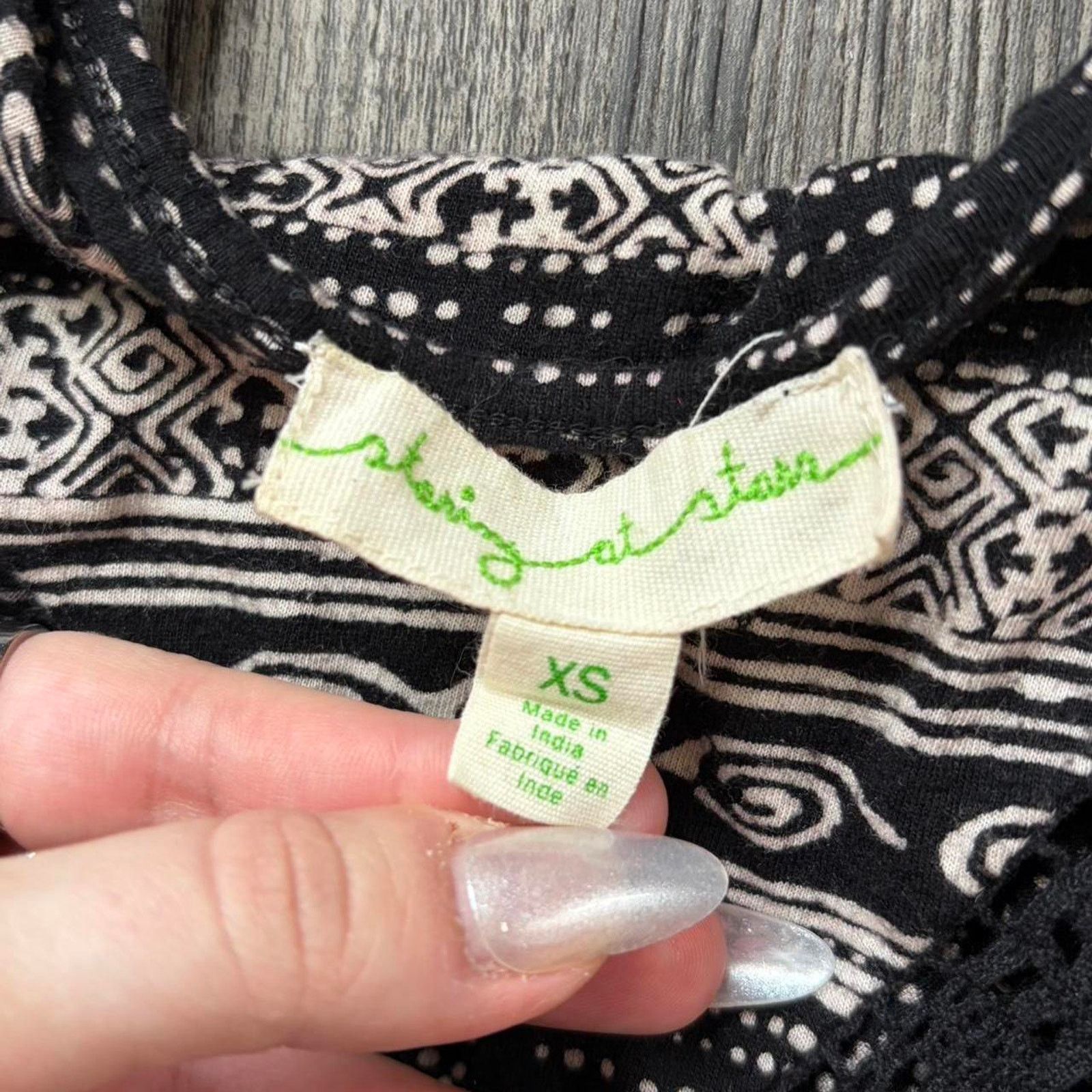 Other Staring at Stars Black & White Patterned Tank - Size: XS Size XS / US 0-2 / IT 36-38 - 2 Thumbnail