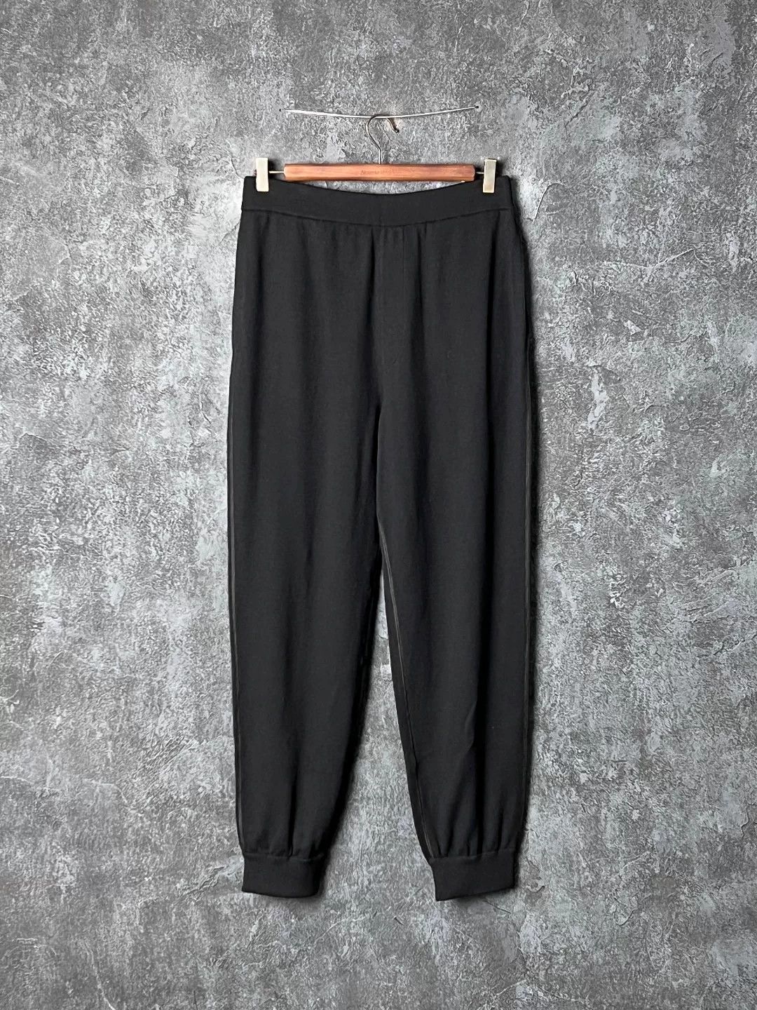 Burberry Burberry Wool Black Casual Pants 34 Men Size US 34 / EU 50 - 1 Thumbnail