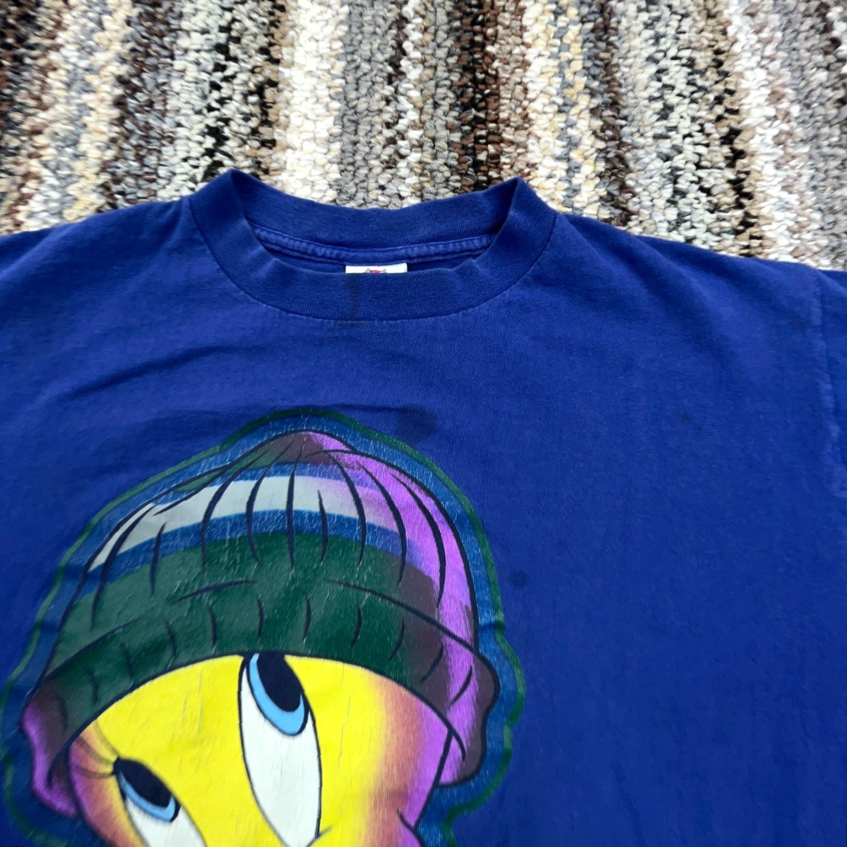 Vintage VINTAGE Looney Tunes Shirt Men M Purple Tee 90s Tweety Bird Cartoon Hip Hop USA, Short Sleeve, Crew Neck, Cotton, Regular Fit, 1990s Mens Shirt Size US M / EU 48-50 / 2 - 4 Thumbnail