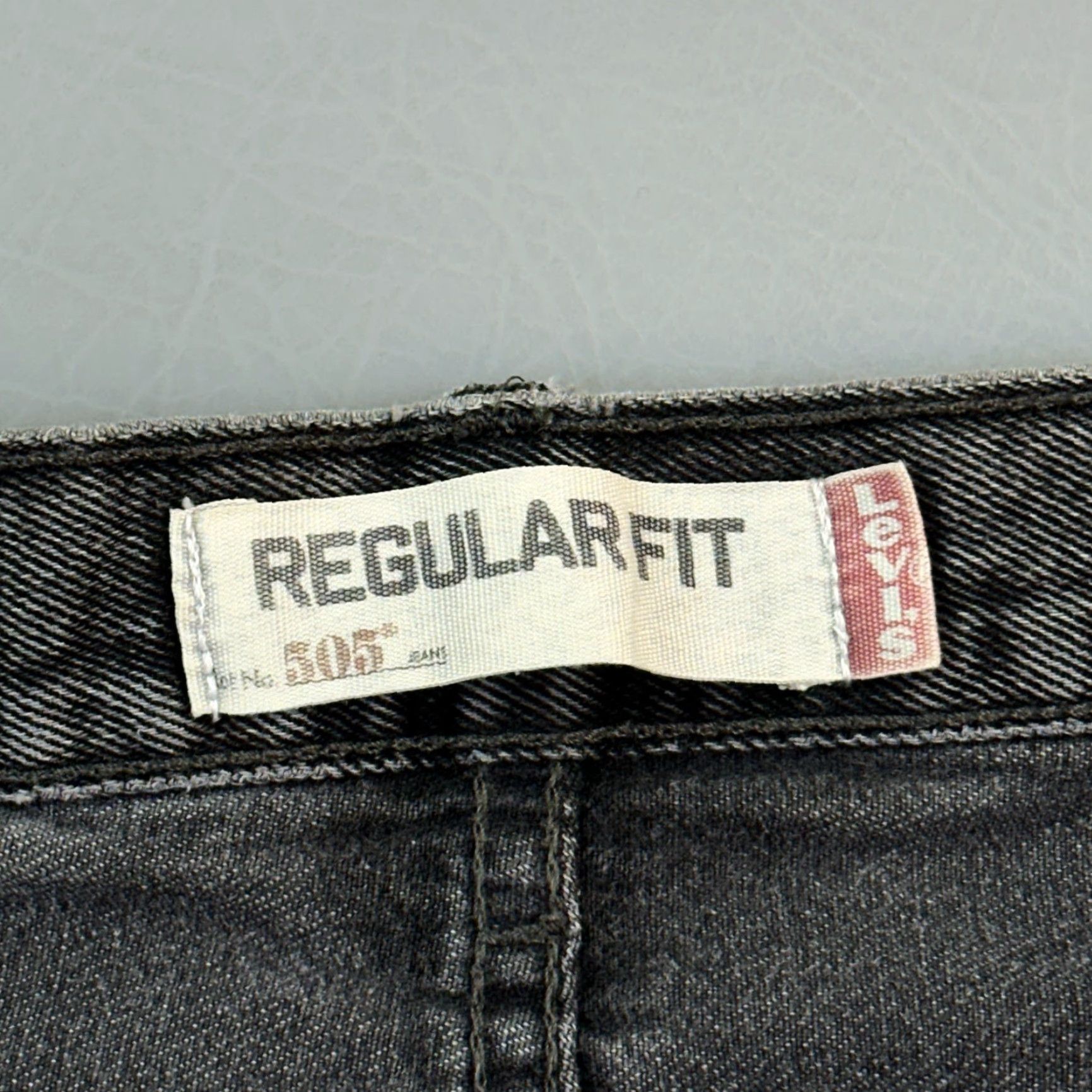 Levi's VINTAGE Levi's 505 Jeans Mens 33x30 Charcoal Wash Regular Fit Distressed 90s Punk Y2K Levi's 500 Series Mens Jeans Size US 33 - 7 Thumbnail
