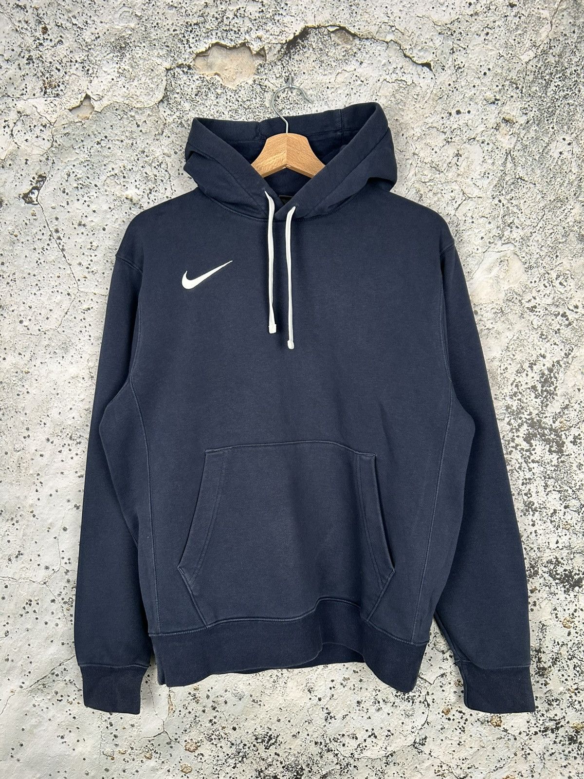 Nike Nike Swoosh Navy Hoodie Streetwear Boxy Fit Baggy Skate Size US S / EU 44-46 / 1 - 1 Thumbnail