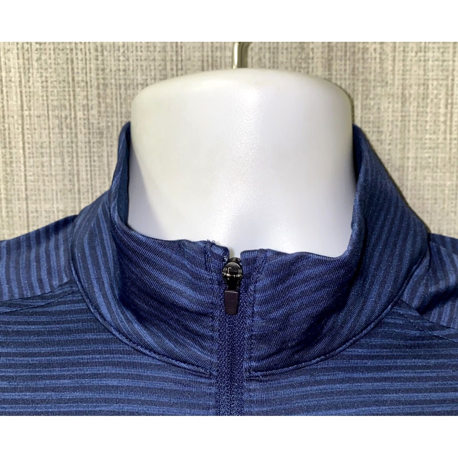 Under Armour Under Armour Mens Blue Striped 1/2 Zip Pullover Jacket S Mens Jacket Blue Striped Athletic 1/2 Zip Pullover Under Armour Mens Size S Size US S / EU 44-46 / 1 - 3 Thumbnail