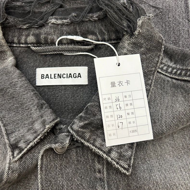 Balenciaga Balenciaga Black and red washing destroys jacket. Size M / US 6-8 / IT 42-44 - 3 Thumbnail