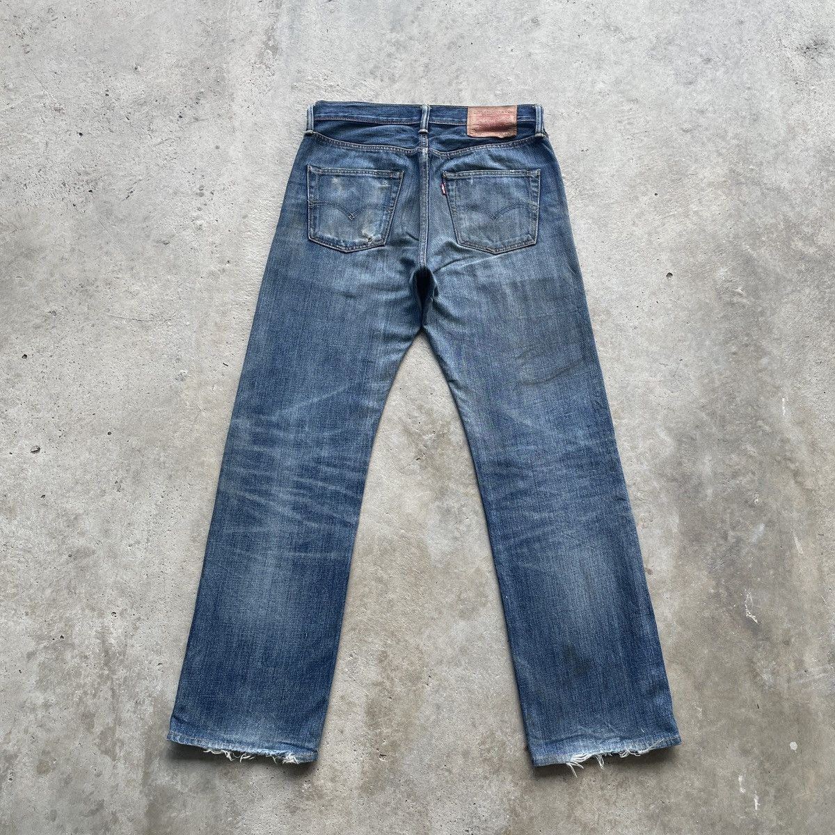 Levi's Vintage Clothing W31 Levi’s 501 Faded Jeans Distressed Fly Button Denim Pants Size US 31 - 12 Thumbnail