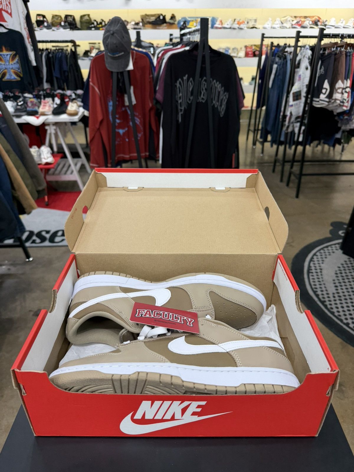 Nike Nike Dunk Low Judge Grey Size 10.5 (2022) Size US 10.5 / EU 43-44 - 11 Thumbnail