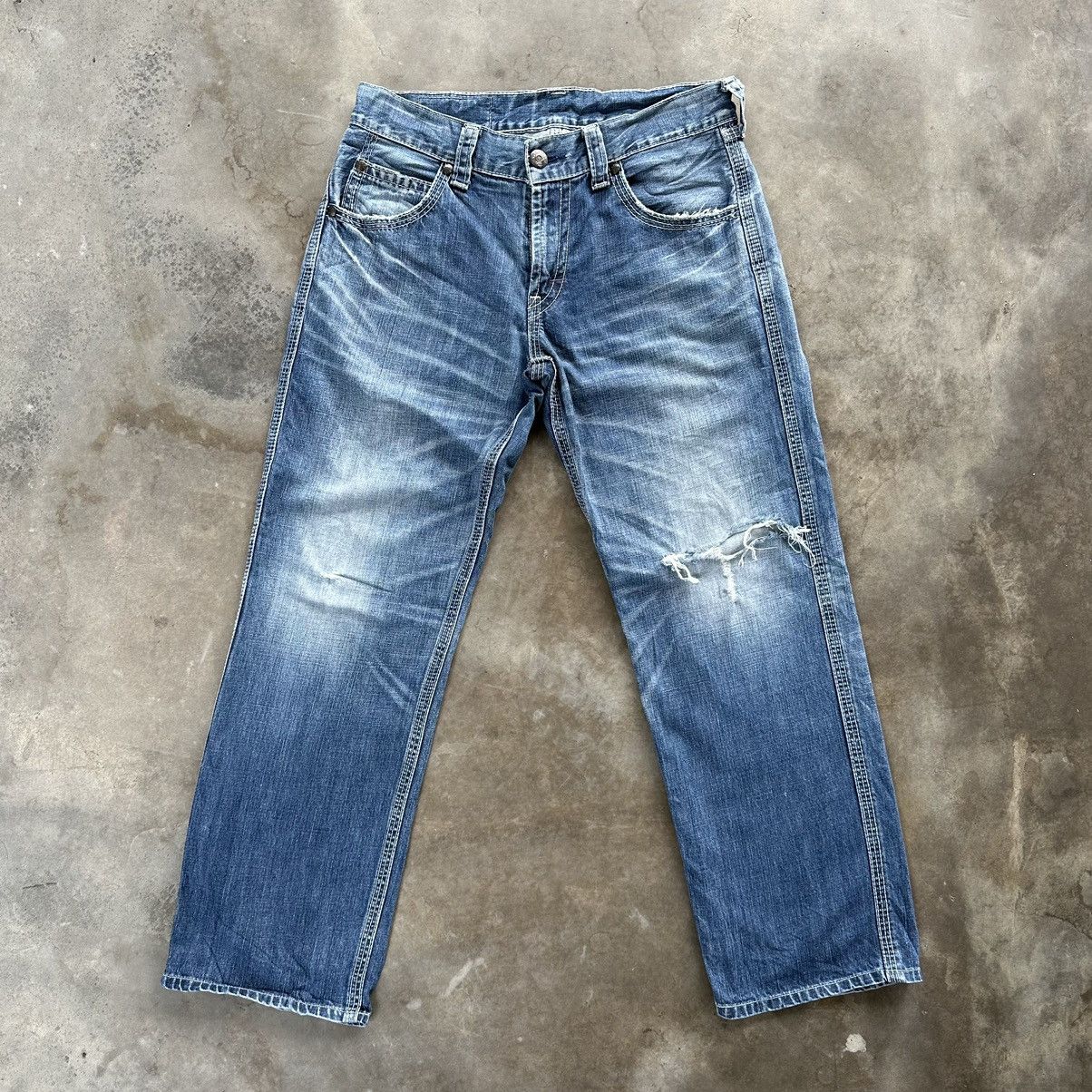 Levi's Vintage Levis Buckle Distressed Faded Denim Jean Pant W32 Size US 32 / EU 48 - 1 Thumbnail