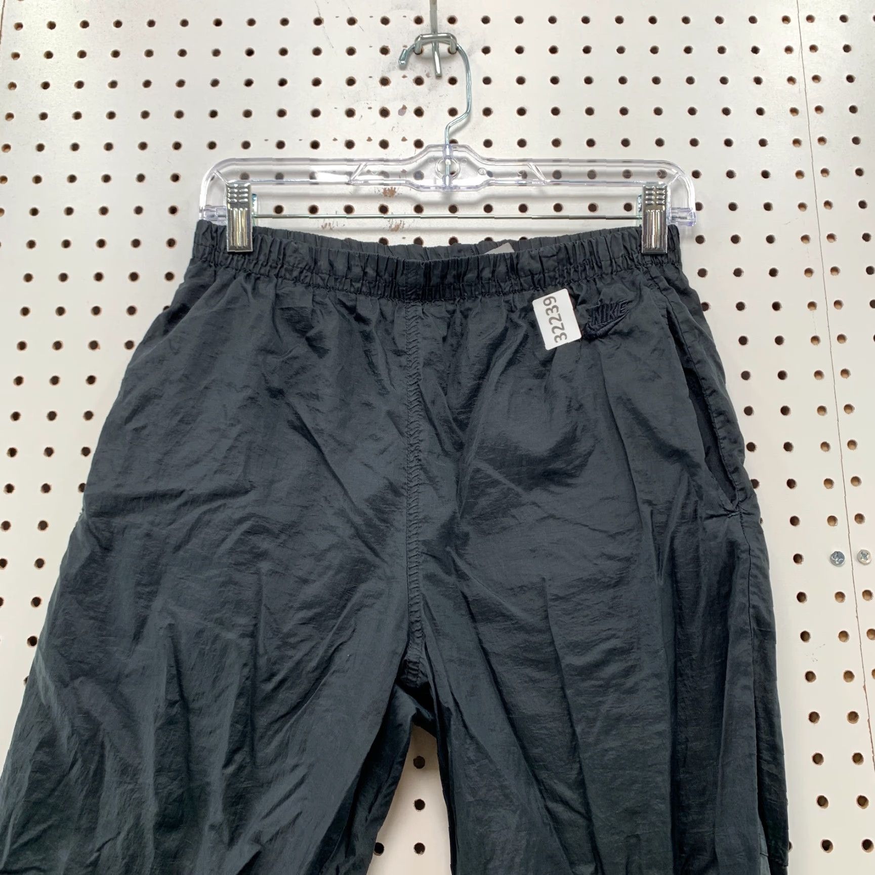 Nike VINTAGE Nike Windbreaker Jacket 90s Nylon Chopped Short Mens Medium Black USA 27x11 Mens Size 32" / US 10 / IT 46 - 5 Thumbnail