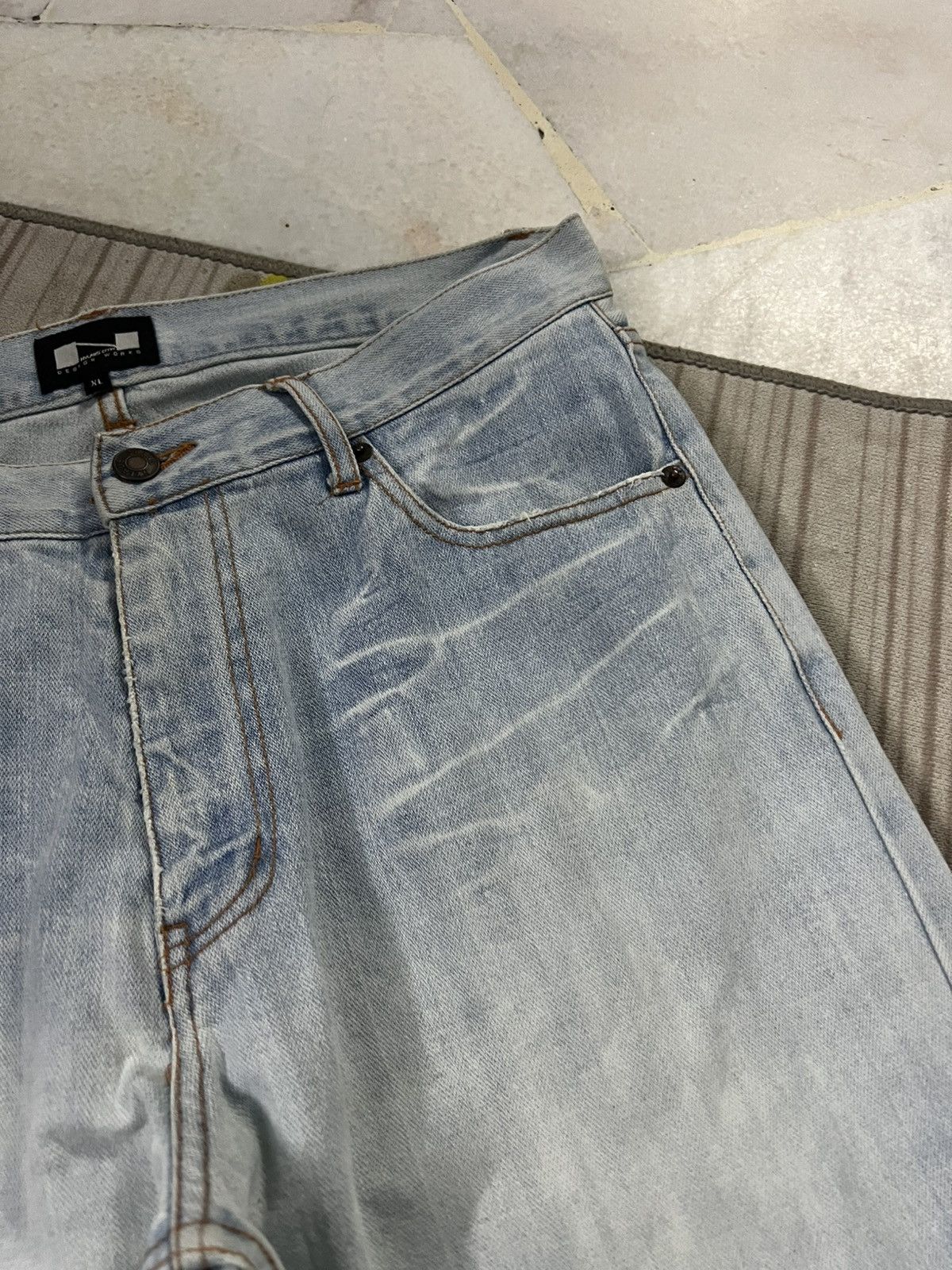 If Six Was Nine 💥Nylaus Distress Faded Jean Size US 33 - 12 Thumbnail