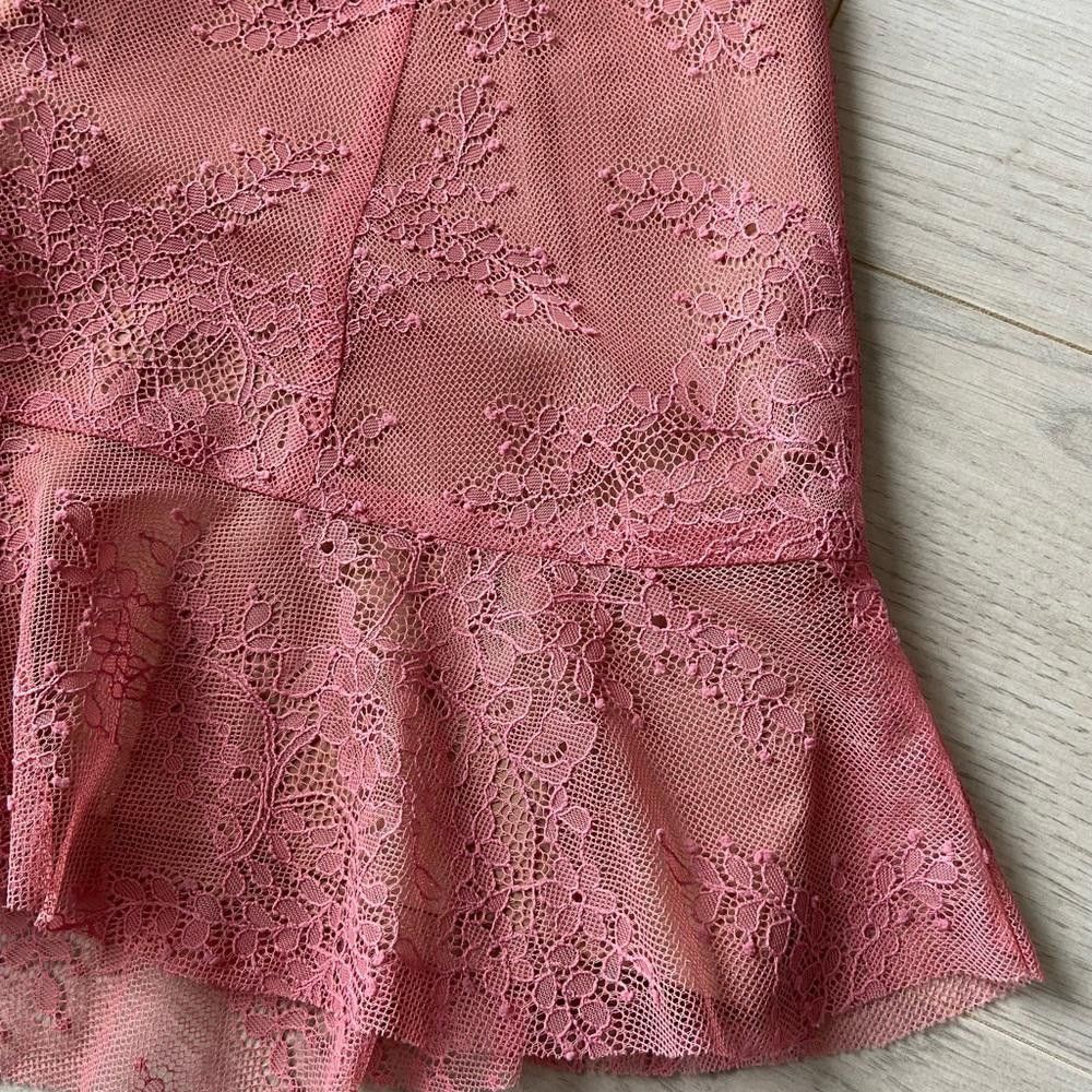Designer Chic Lace Frill Skirt - Perfect for All Occasions Size 28" / US 6 / IT 42 - 2 Thumbnail