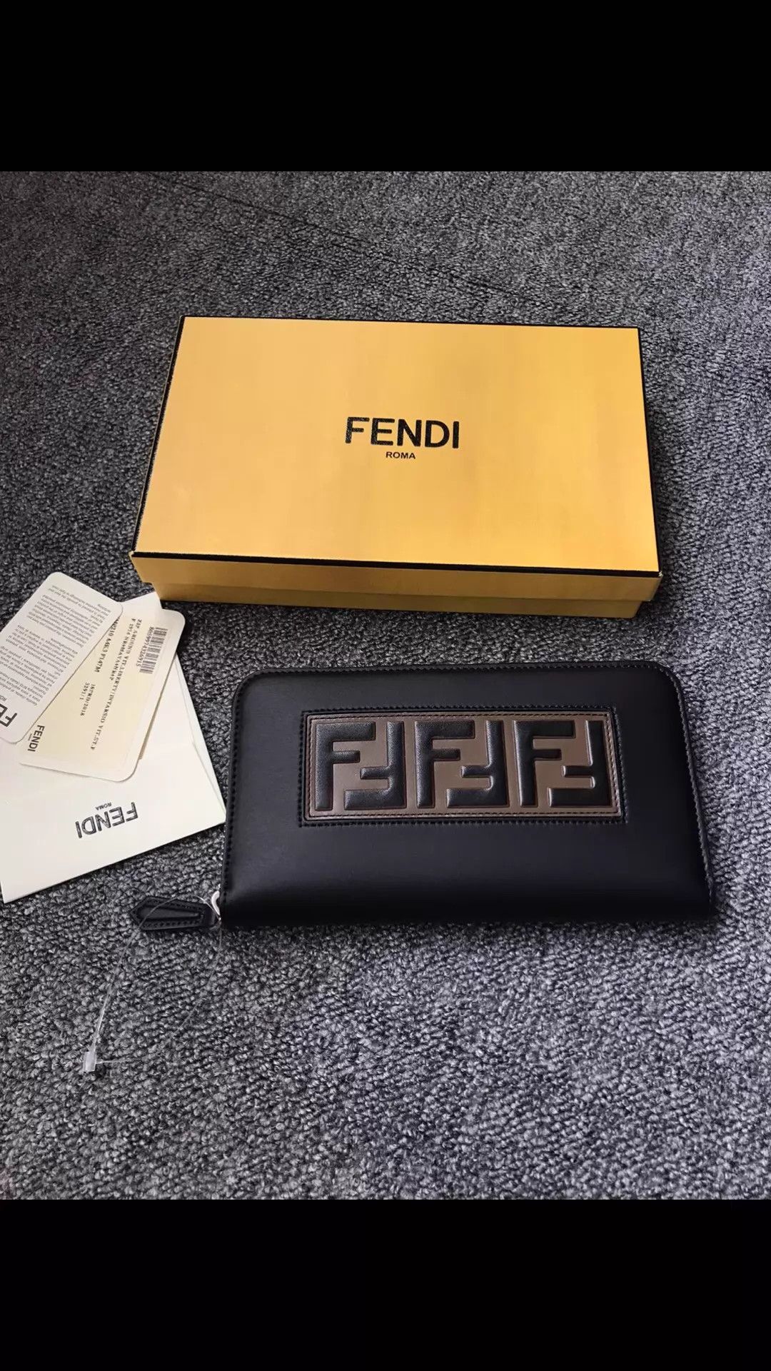 Fendi Fendi Long Zipper Wallet All-Leather Embossed Logo Size ONE SIZE - 1 Thumbnail