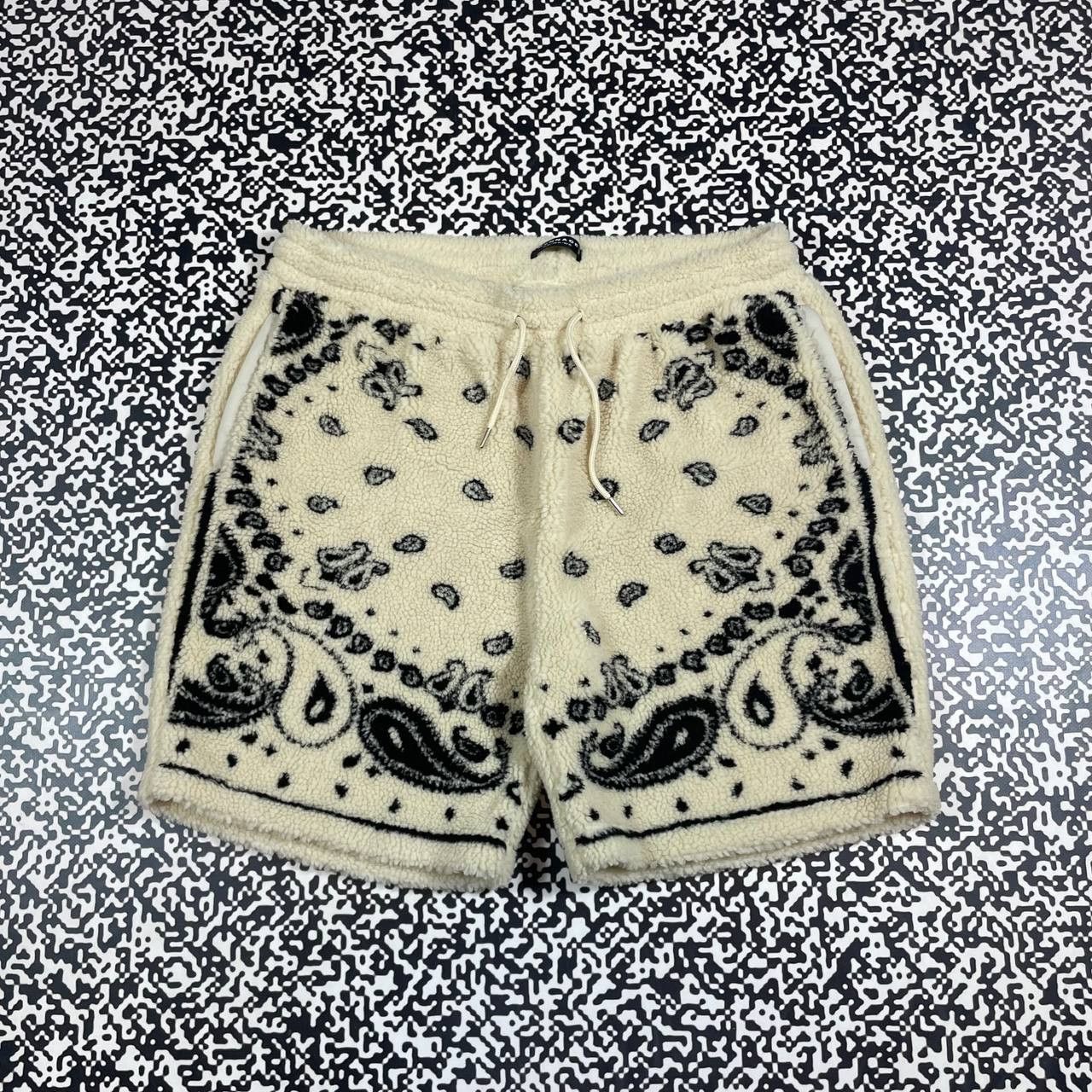 Menace Vintage Y2K Menace Bandana Synchilla Style Rap Shorts Size US 36 / EU 52 - 1 Thumbnail