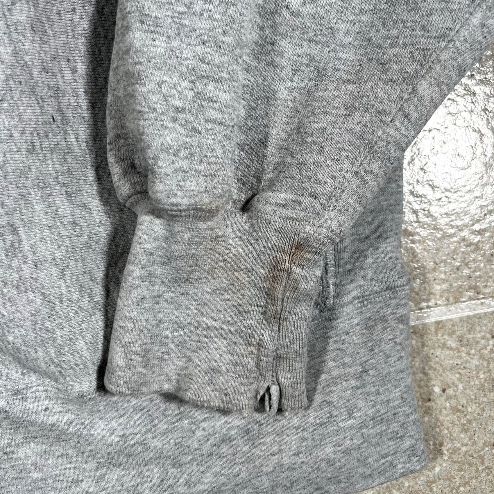 Lee VINTAGE Lee Sweatshirt Crewneck Mens Size M Gray Heather Pullover - CPA Stains Waist/Length 25in Pit 22in Size US M / EU 48-50 / 2 - 5 Thumbnail