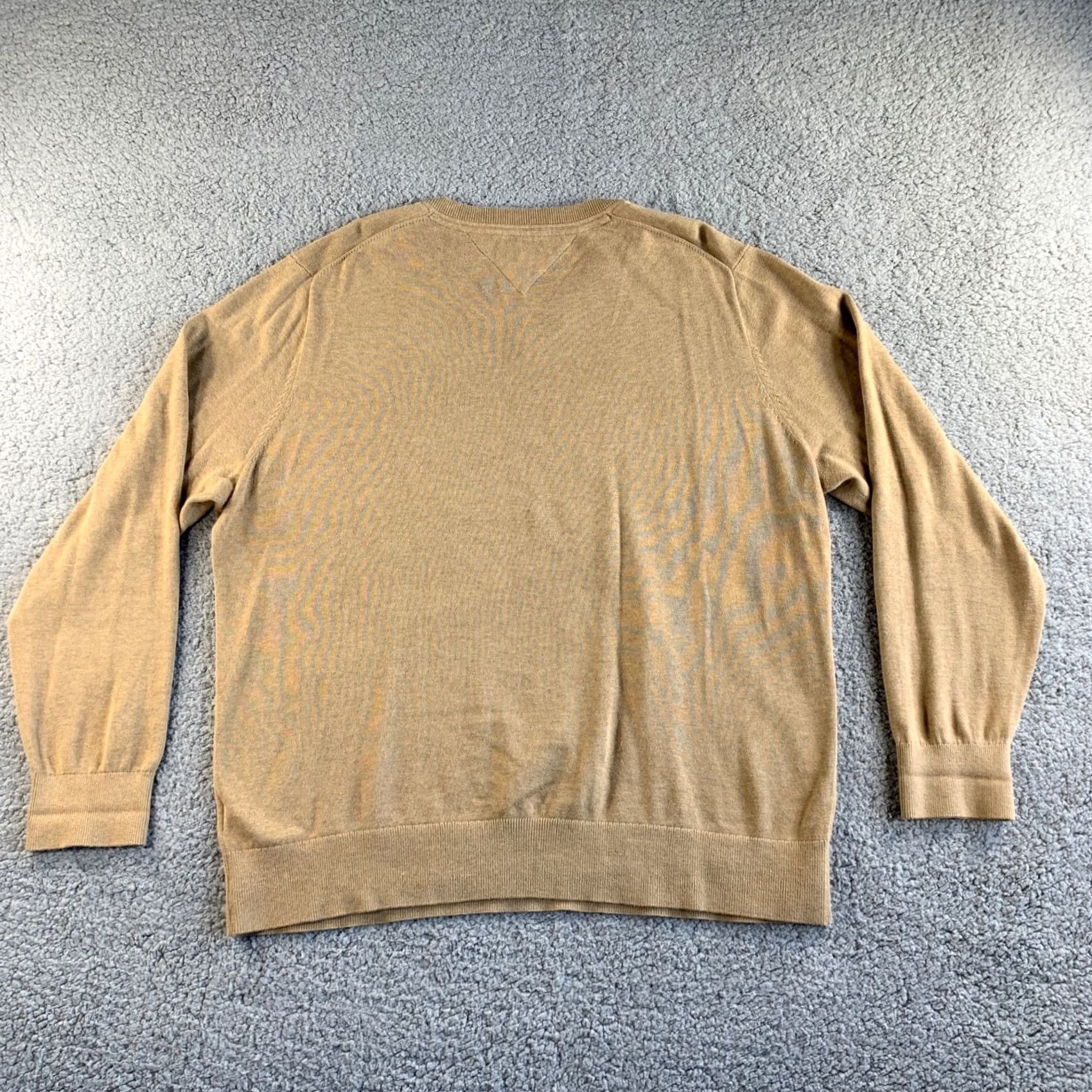Tommy Hilfiger VINTAGE Tommy Hilfiger Sweater Mens 2XL Beige Pima Cotton Pullover V Neck Flag Logo Size US XXL / EU 58 / 5 - 2 Thumbnail