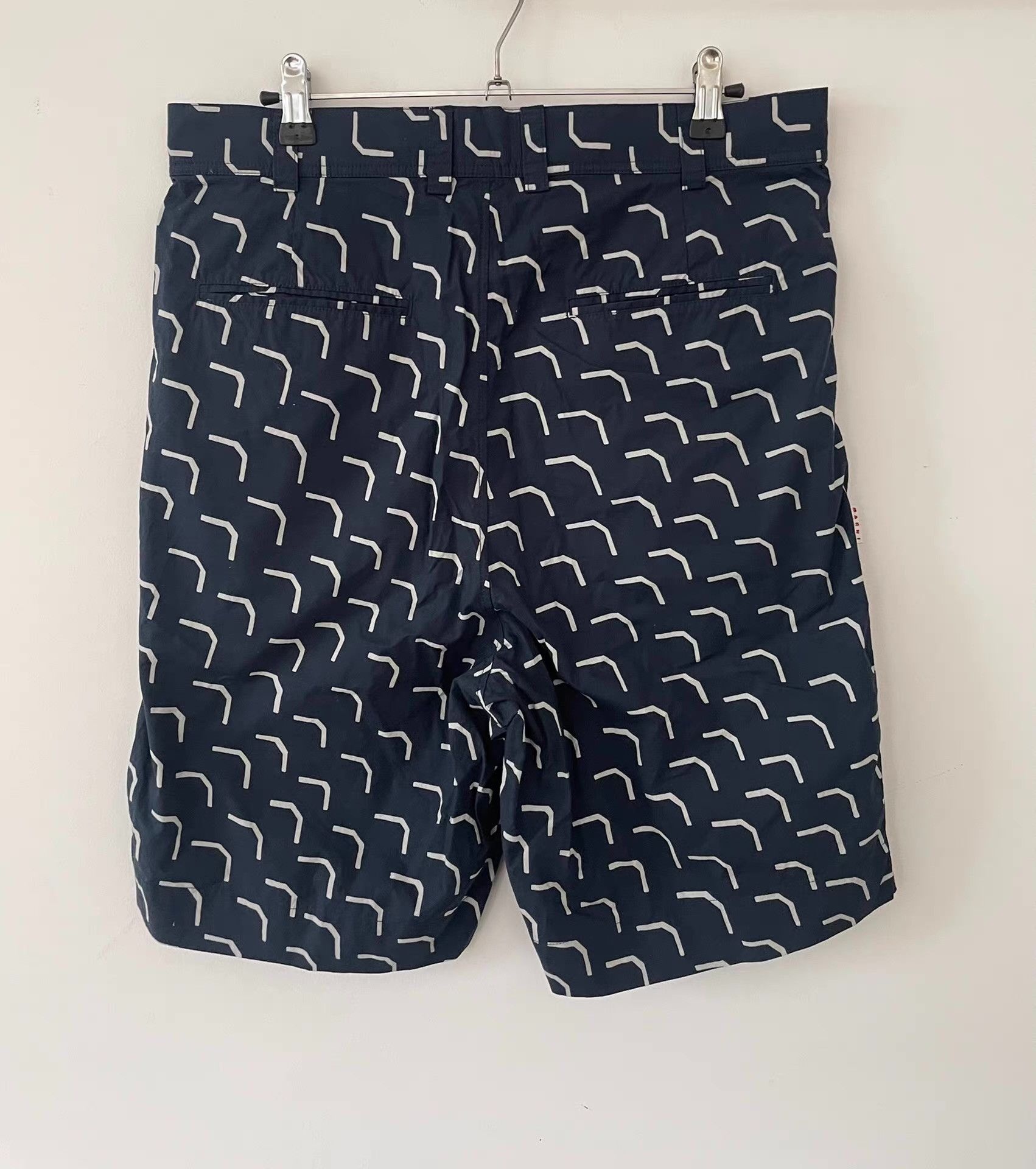 Marni Marni Men's Printed Shorts Ｑ21 Size US 34 / EU 50 - 2 Thumbnail