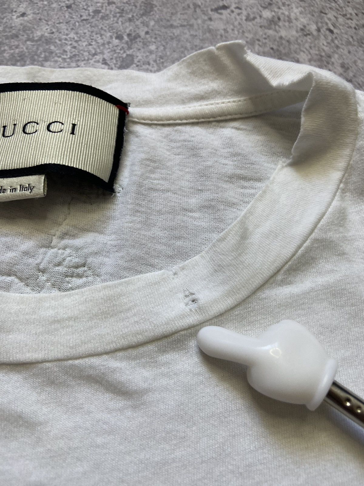 Gucci Gucci Distressed Flower Logo Tee Size US M / EU 48-50 / 2 - 22 Thumbnail